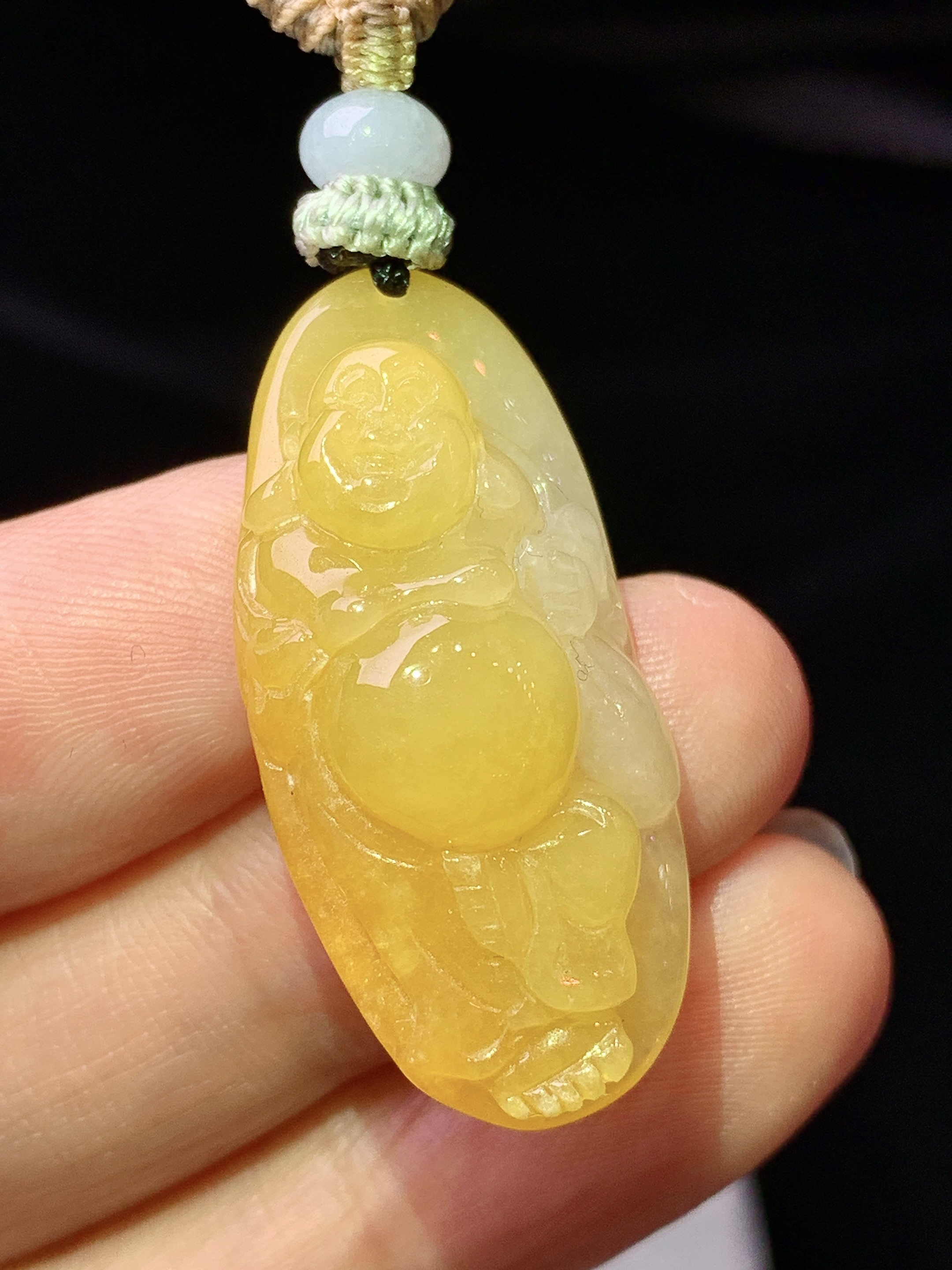 黄翡逍遥佛公吊坠 玉质细腻 色泽艳丽清新 水润亮眼 整体尺寸32.7*15.8*9.3w1