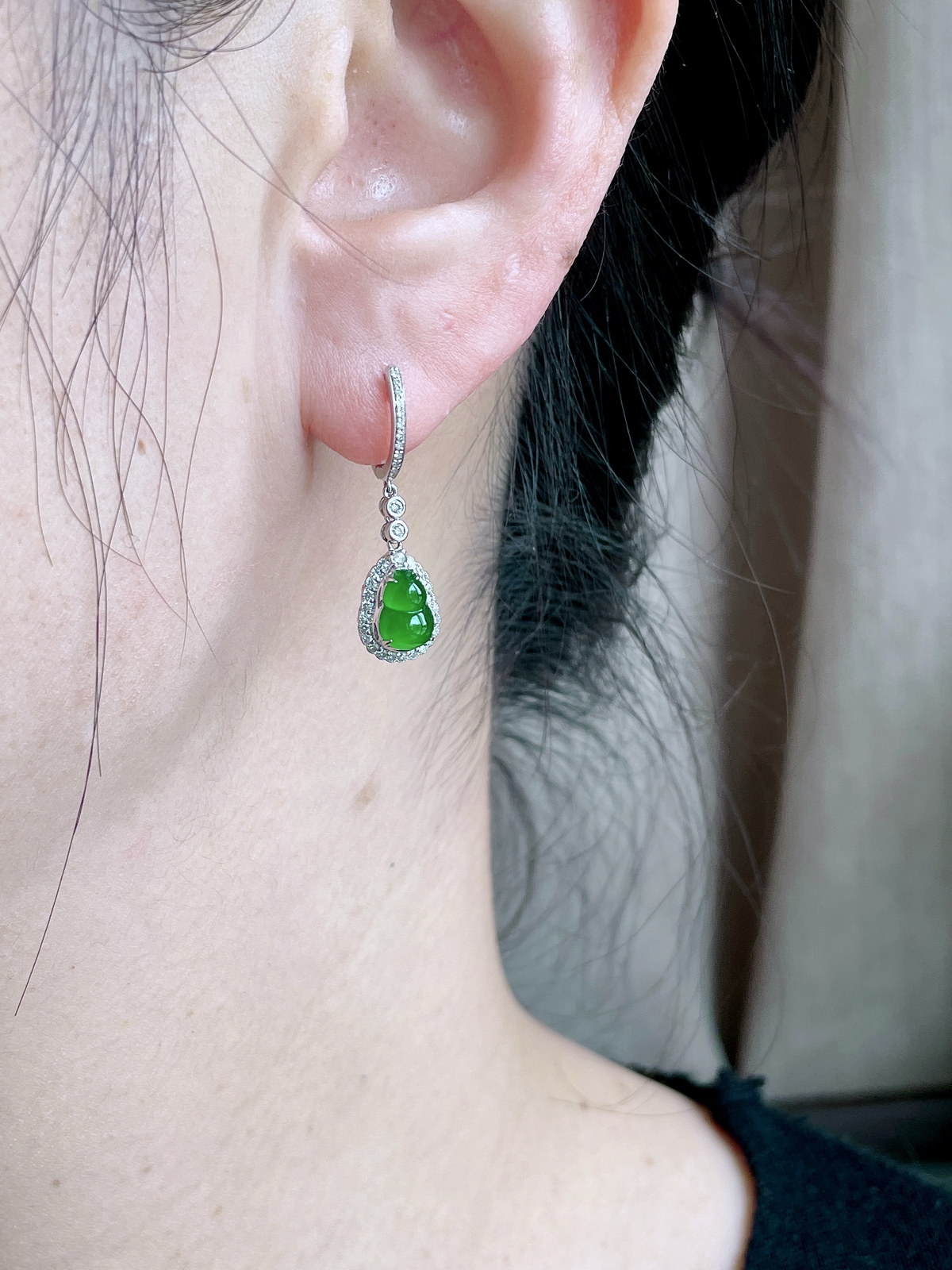 【镶嵌】冰辣绿葫芦耳坠
【说明】18k金镶嵌 性价比高  
【整体】 26.8-8.1-6.3.