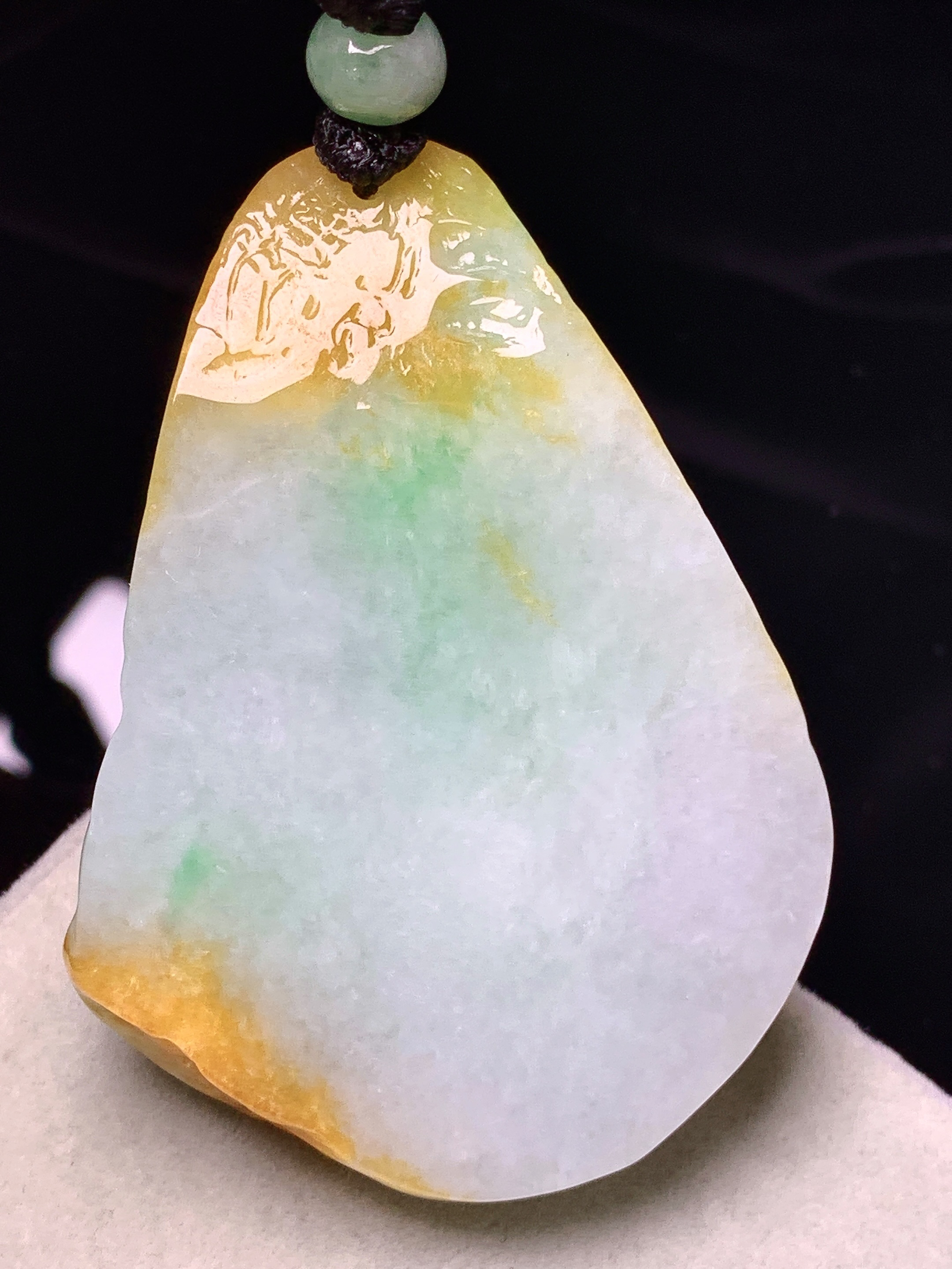 飘绿黄翡山水悟道牌吊坠 玉质细腻 色泽艳丽清新 水润亮眼 整体尺寸58*42.5*7.5w1