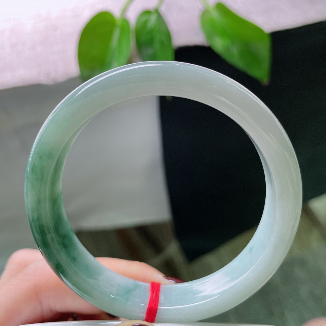 56.8/12.5/8.6飘花正圈，是风与时光共同的笔触，层层叠叠，写就生命的厚度。整体，ss49403a