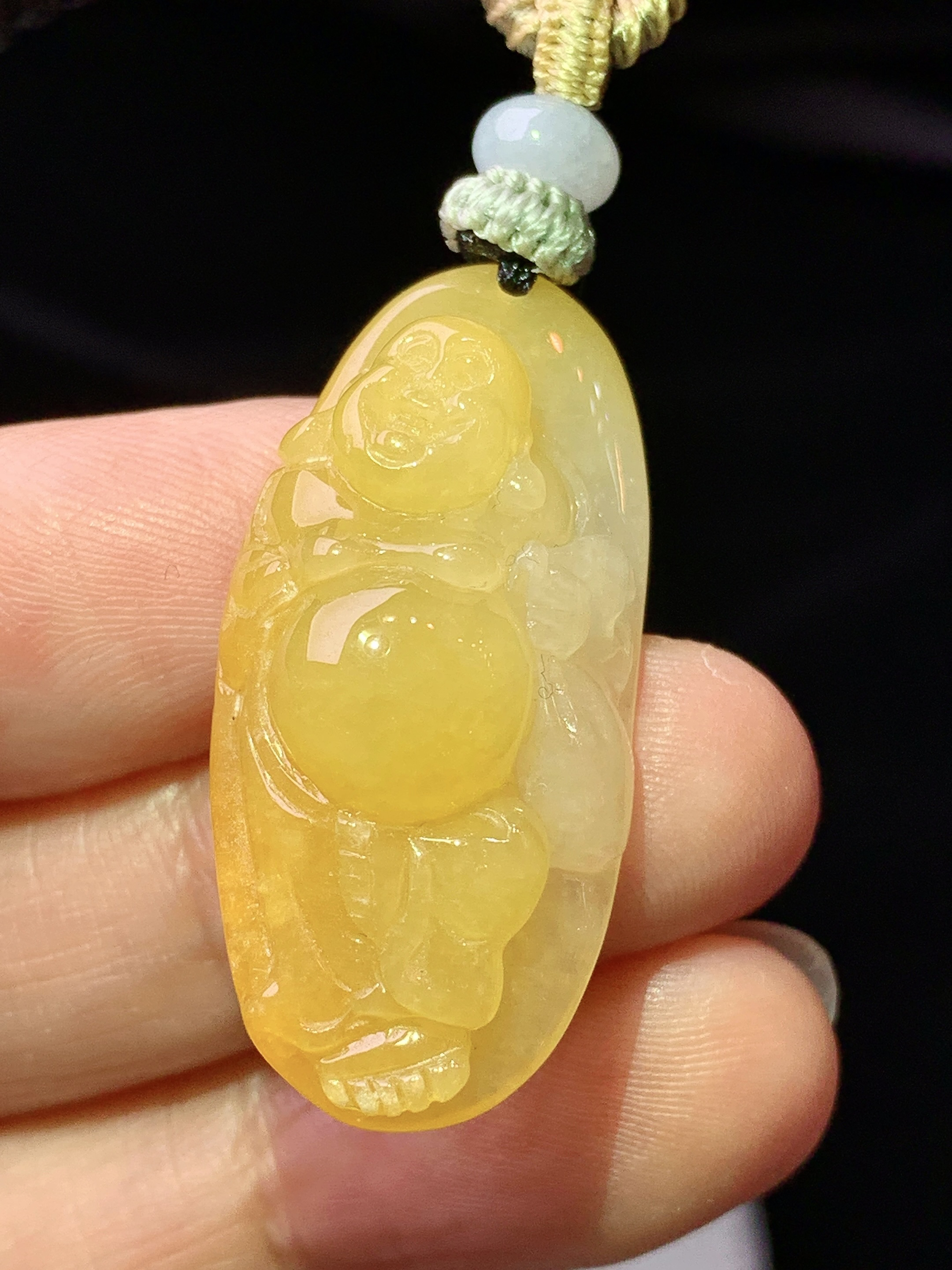 黄翡逍遥佛公吊坠 玉质细腻 色泽艳丽清新 水润亮眼 整体尺寸32.7*15.8*9.3w1