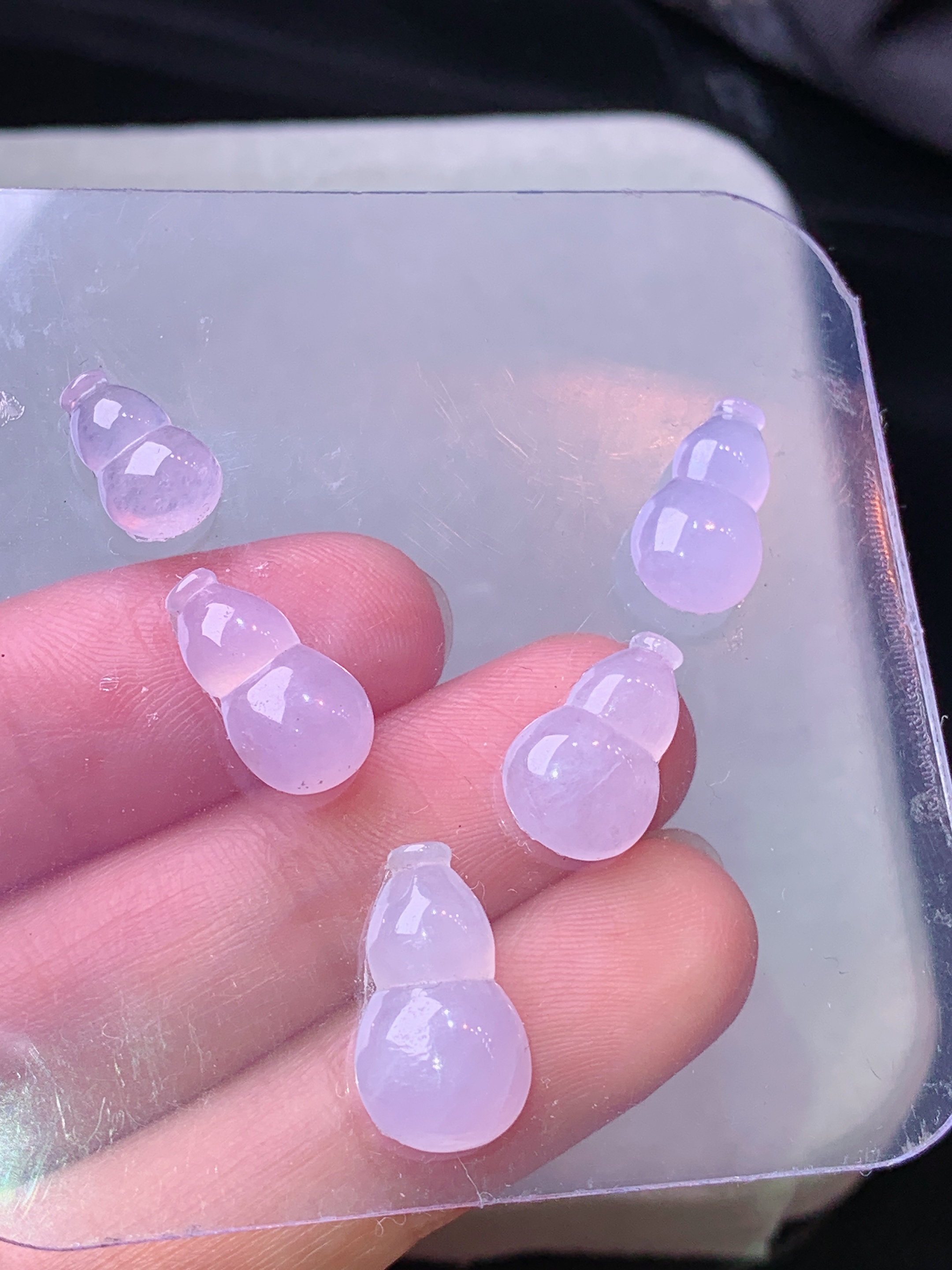 镶嵌款 淡紫罗兰葫芦一手 玉质细腻 色泽艳丽清新 水润亮眼 整体尺寸15*8.8*4.5j3