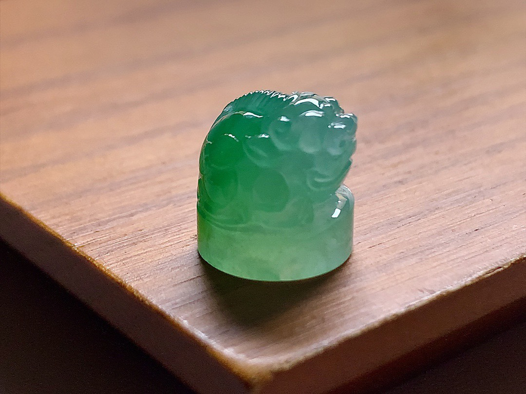 ️ 高冰阳绿貔貅印章 色泽青翠漂亮，种水极佳，完美尺寸13.5*12.8..