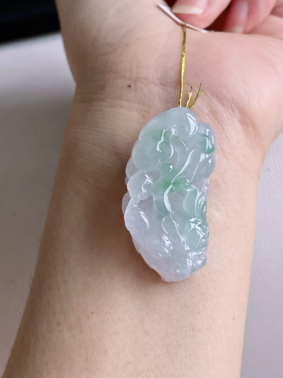 【裸石】冰飘花貔貅吊坠
【说明】缅料 性价比高  
【尺寸】 42.6-22.2-13.4.