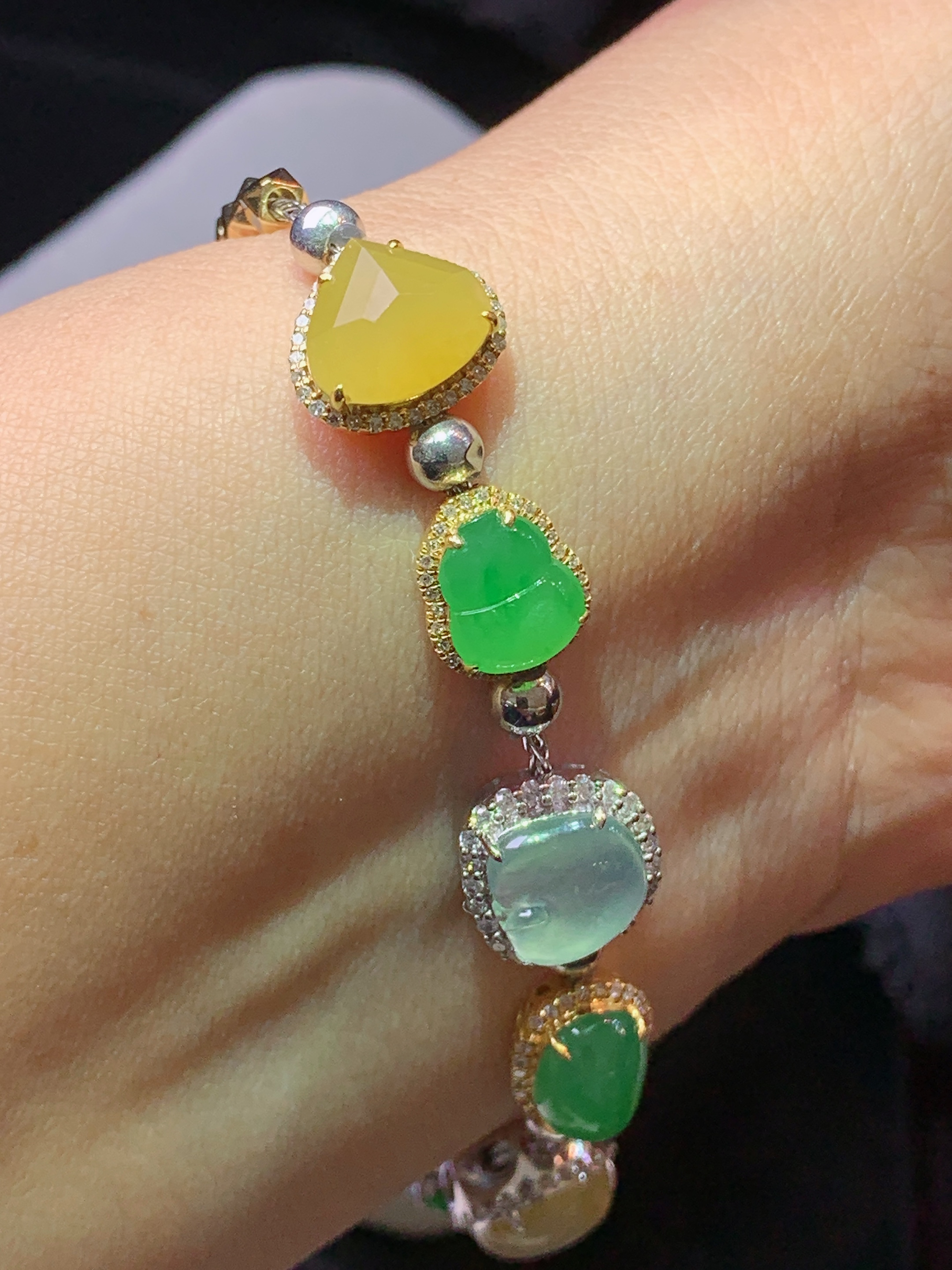 18k金钻镶嵌多宝多彩手链 玉质细腻 色泽艳丽清新 水润亮眼 整体尺寸180*10.5*7.5m5