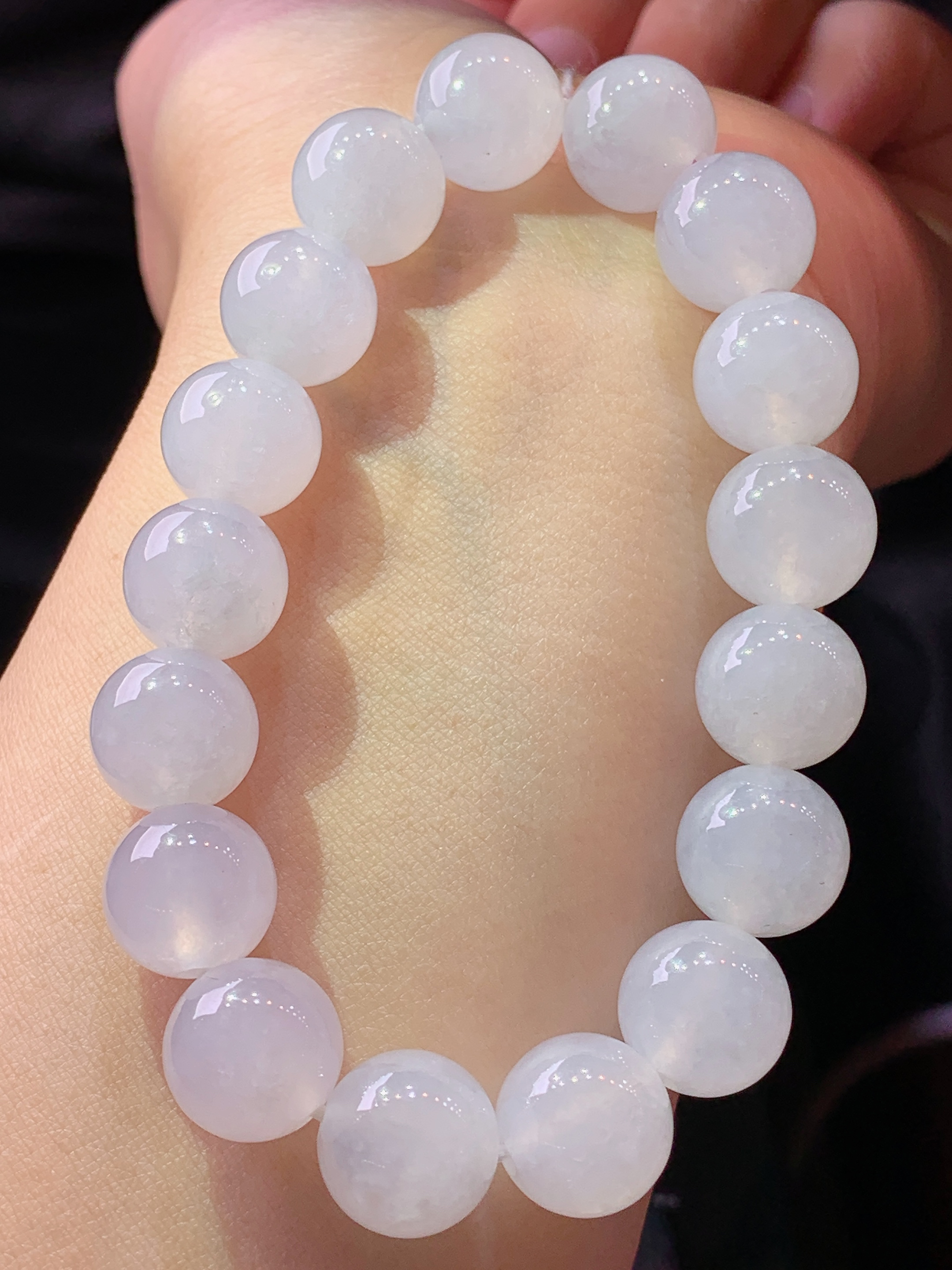 冰种圆珠手链 玉质细腻 色泽艳丽清新 水润亮眼 整体尺寸11.3h3
