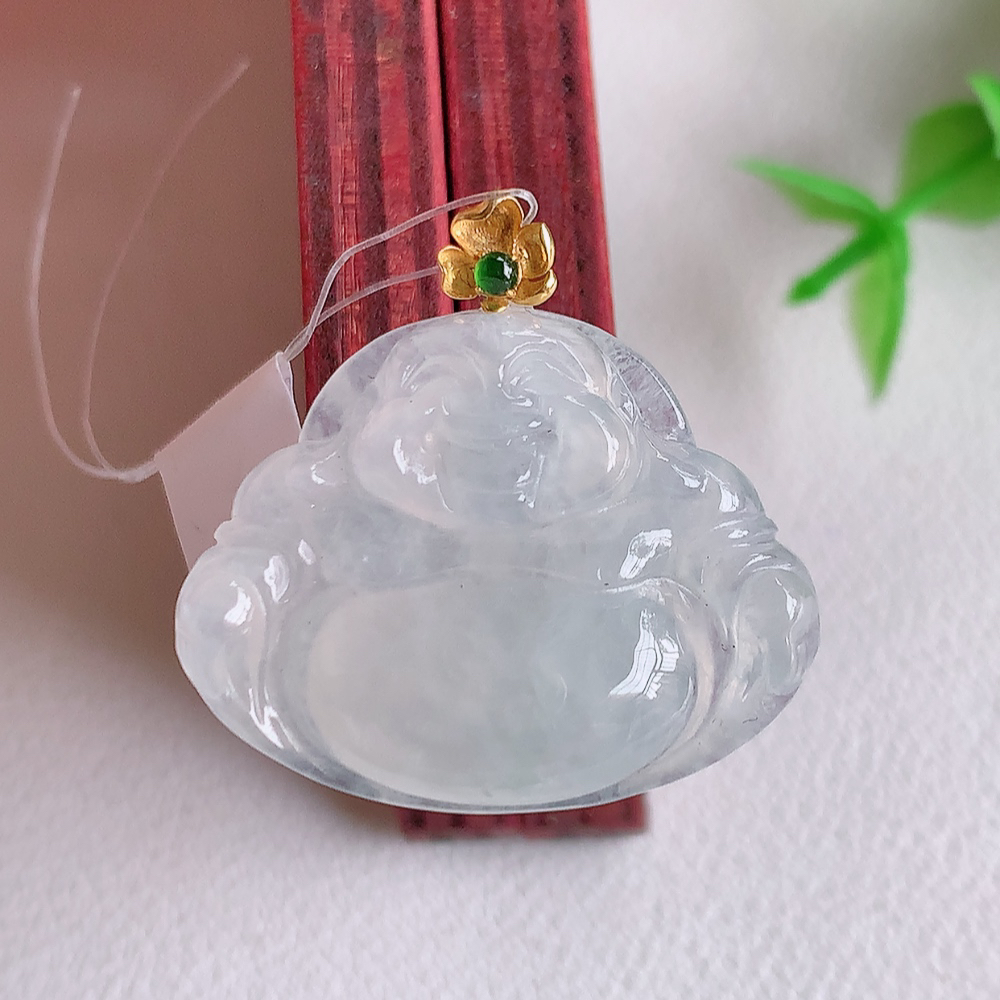 18k金扣冰润佛公挂件 玉质细腻  精雕弥勒佛，笑佛福耳垂肩，面相喜庆，开怀大笑，憨态可掬。惟妙惟肖，寓意福禄双全，吉祥美满，笑口常开 W49.8 尺寸：21-27-6mm