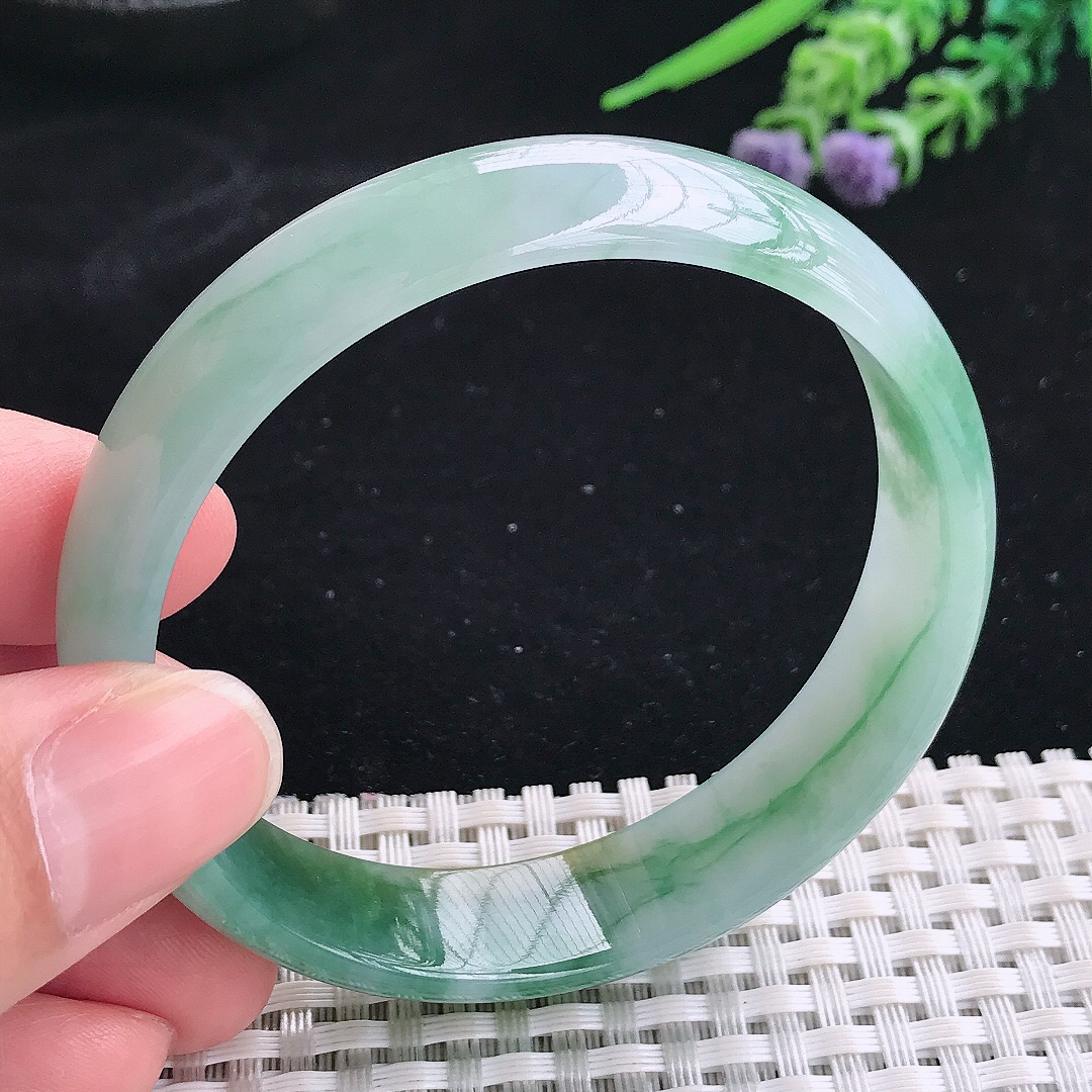 实拍A货翡翠56.8/14.1/5.8老坑精美黄加绿三彩手镯宽边玉镯平安镯美人镯