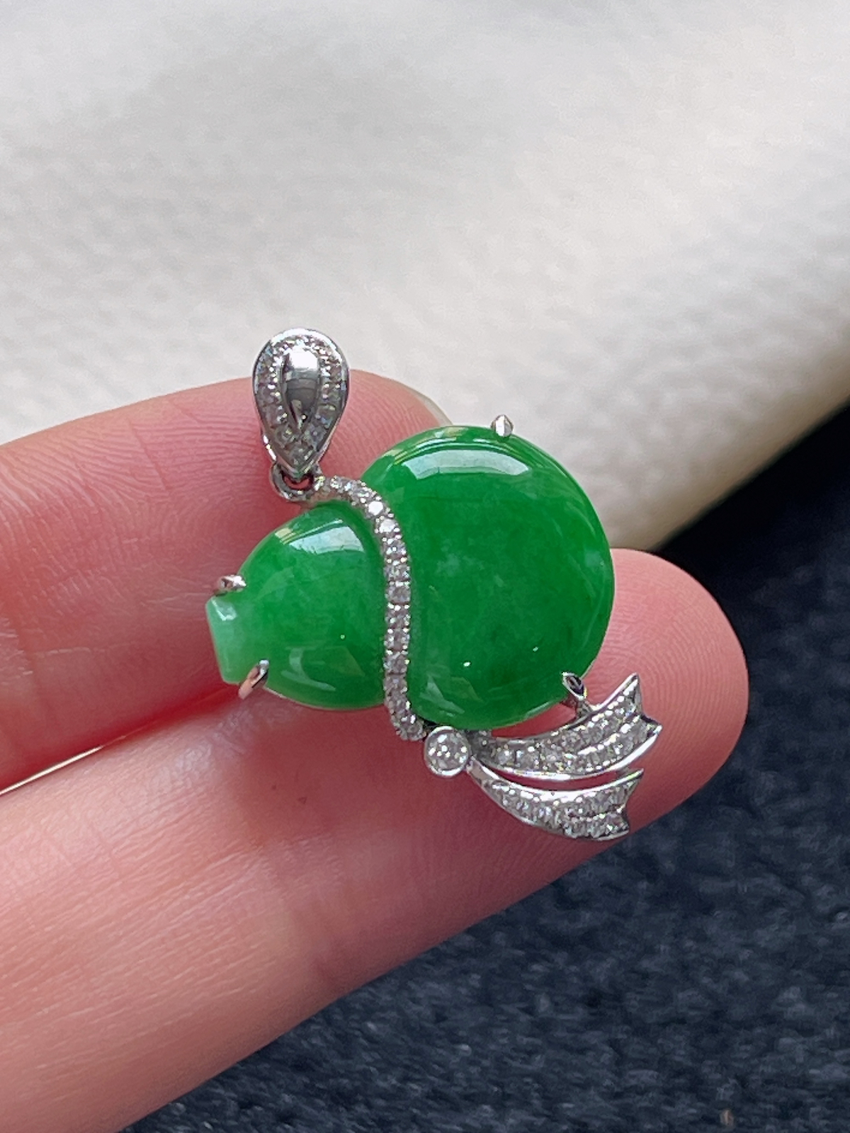 18k金翡翠糯化种绿色葫芦挂件