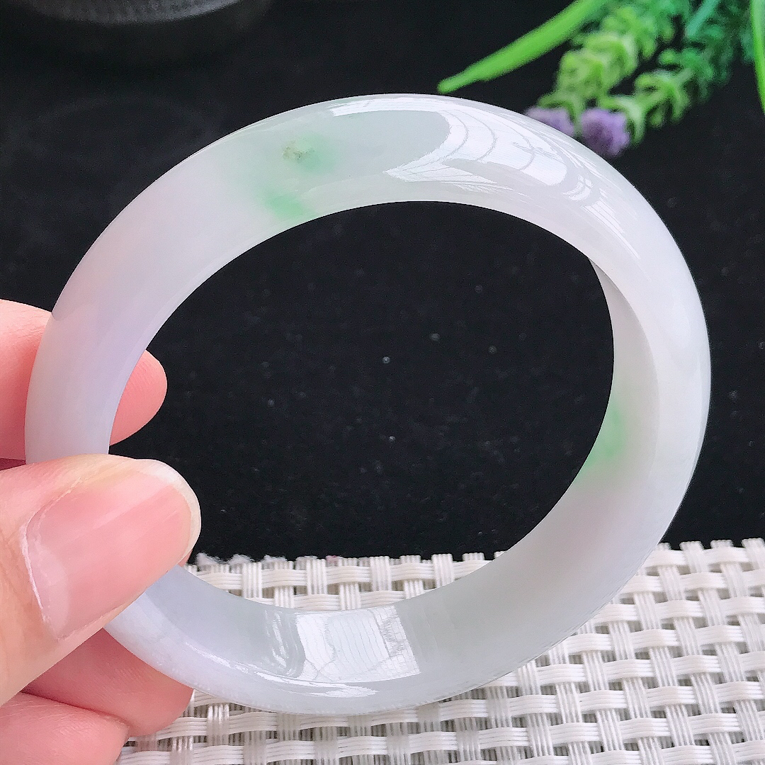 实拍A货翡翠57.8/14.8/8.2老坑冰润飘绿手镯宽边玉镯平安镯美人镯