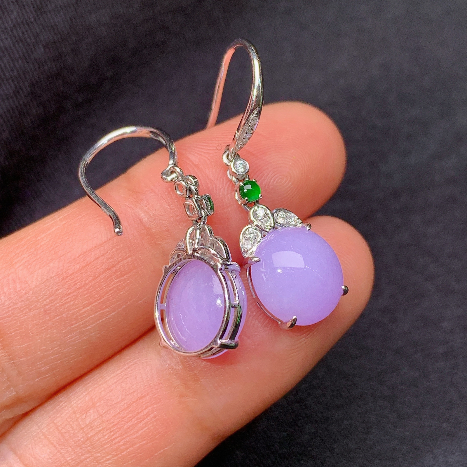 紫罗兰蛋面耳坠，18k金镶嵌，简约时尚，冰润鲜艳，种水足，zha 尺寸8.7*8.3*4.5