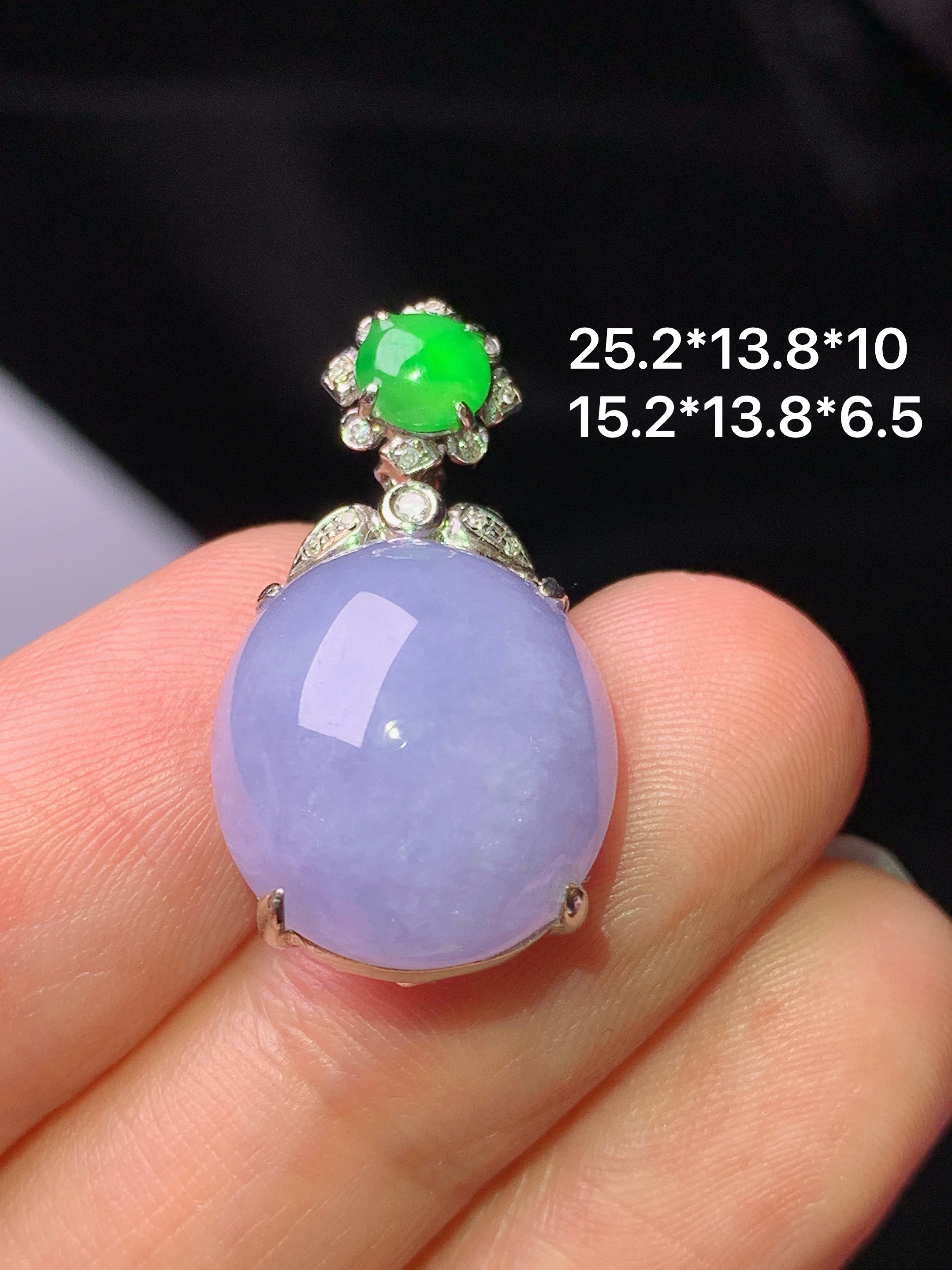 18k金钻镶嵌紫罗兰蛋面吊坠 玉质细腻 色泽艳丽清新 水润亮眼 整体尺寸25.6*13.8*10j2