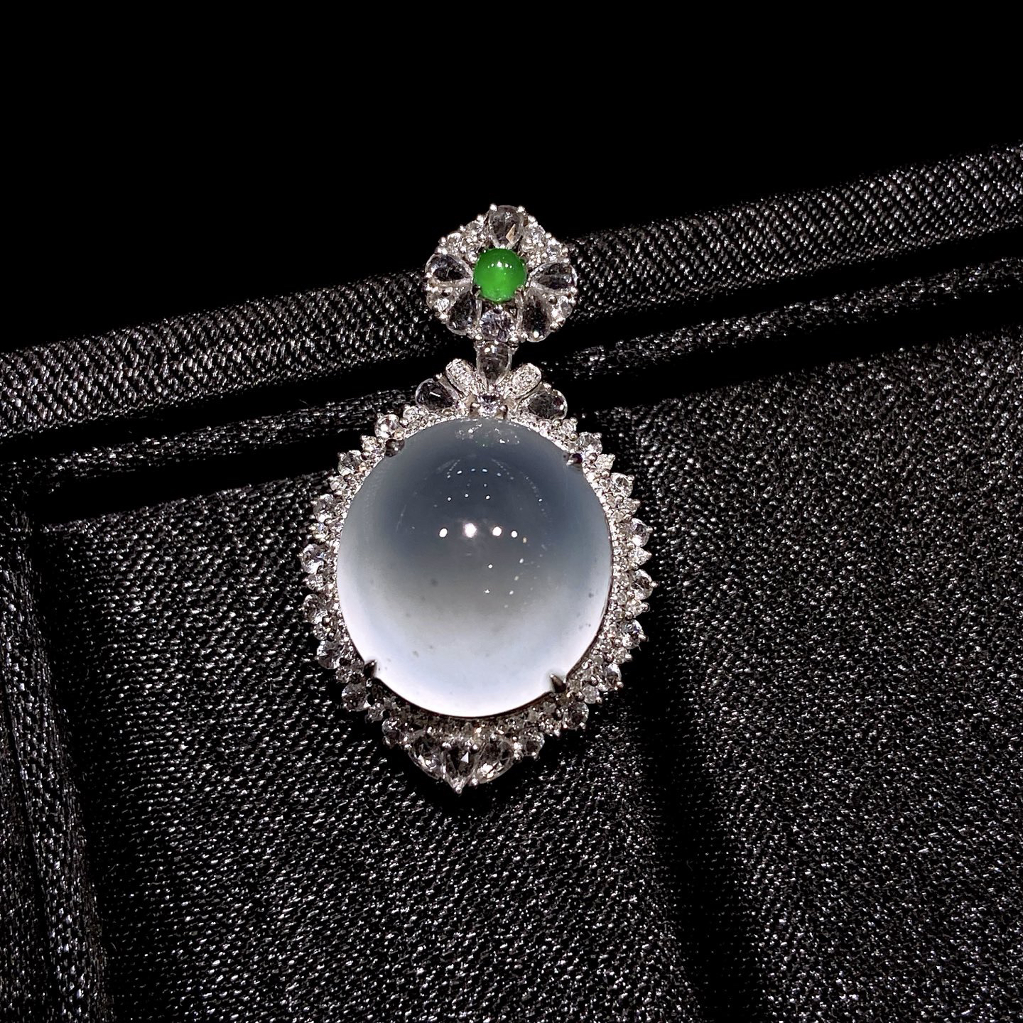 🤍｜高冰玻蛋面· 

整体尺寸30.8-18.9-13毫米
裸石尺寸15.2-13.9-6.8毫米