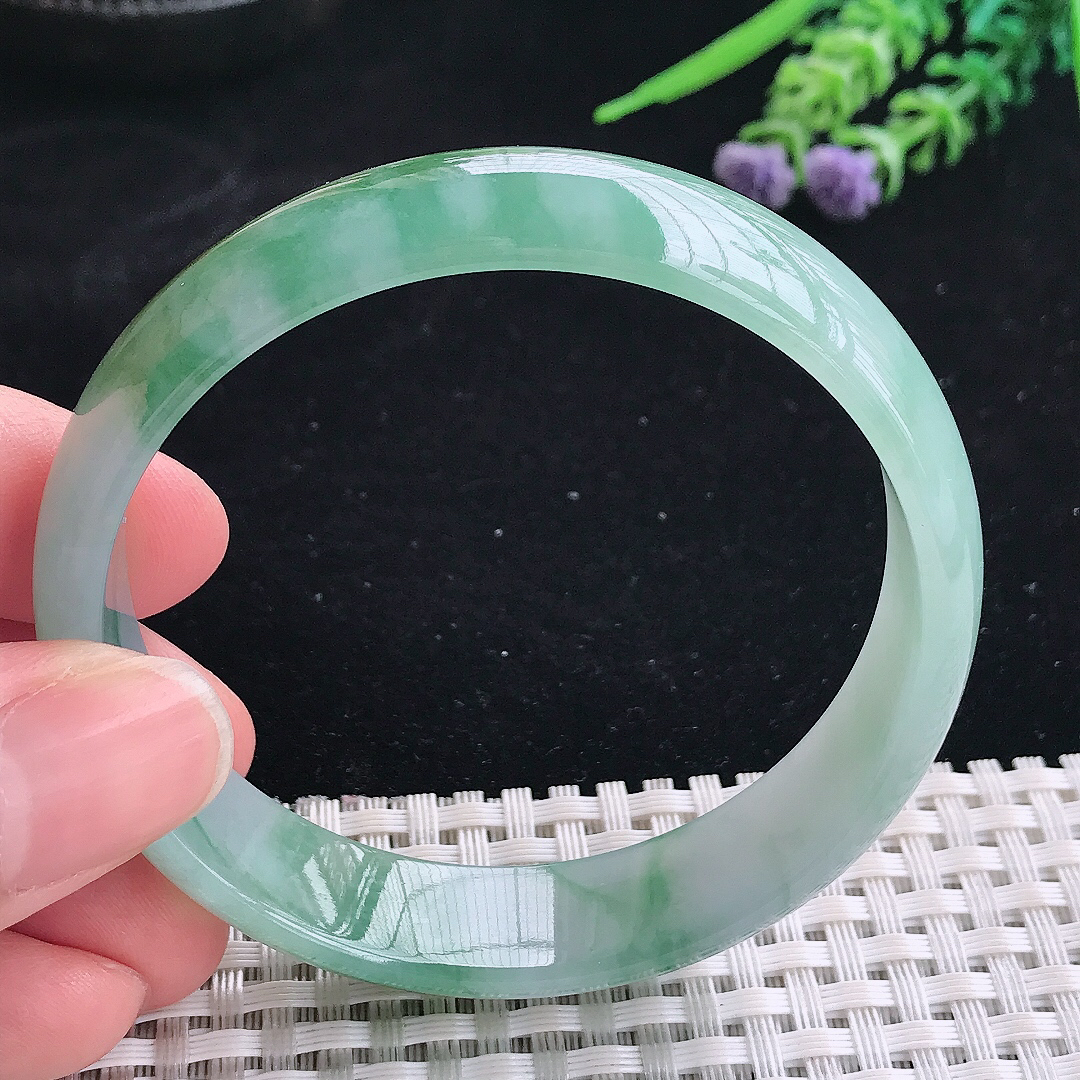 实拍A货翡翠56.8/14.1/5.8老坑精美黄加绿三彩手镯宽边玉镯平安镯美人镯