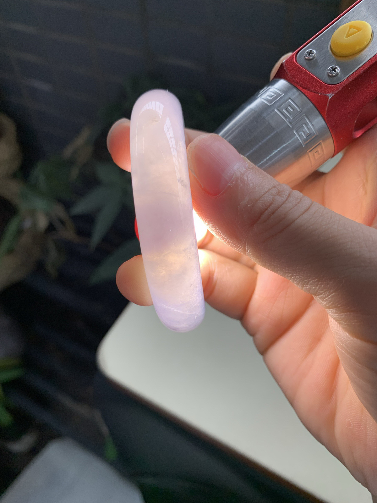 冰种白月光手镯。小手福利价，特别好看，性价比高，冰丝不显。