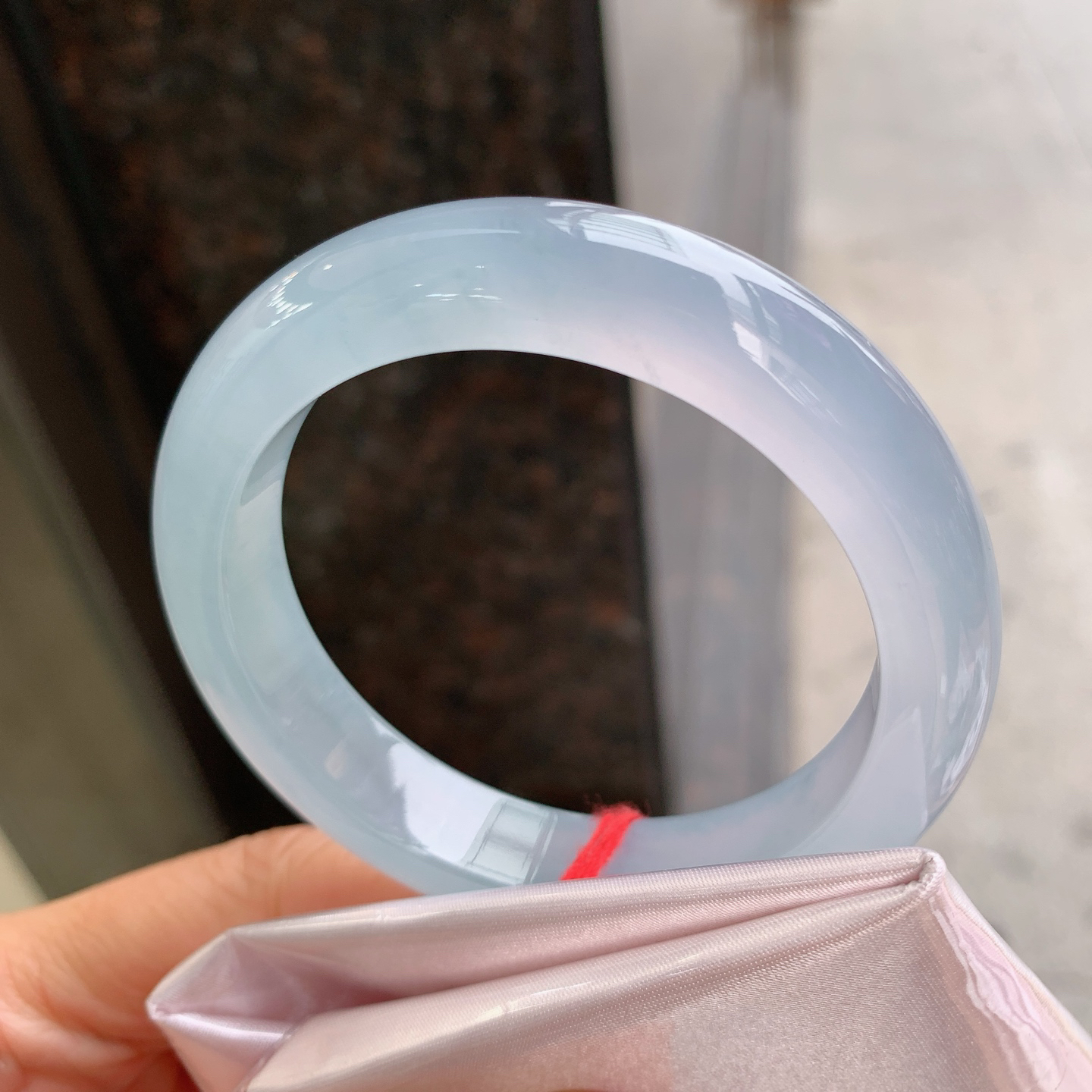 正圈冰晴蓝 无瑕 尺寸：54.5/12.3/9 起荧光