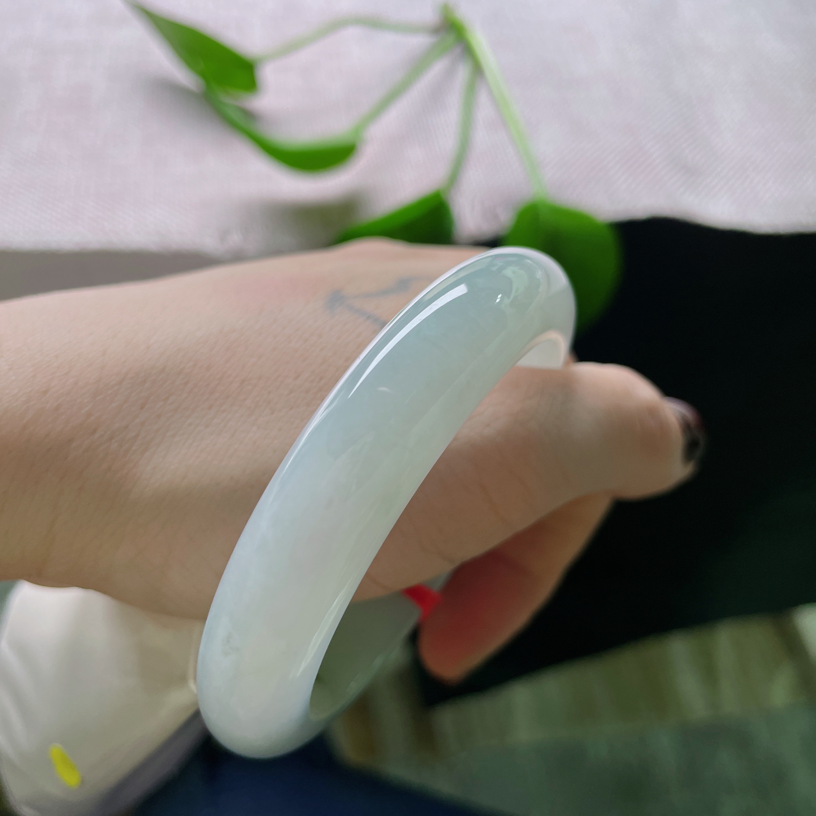 54.8/12.6/9绿底正圈，底子干净清爽，温馨素雅，不失优雅端庄