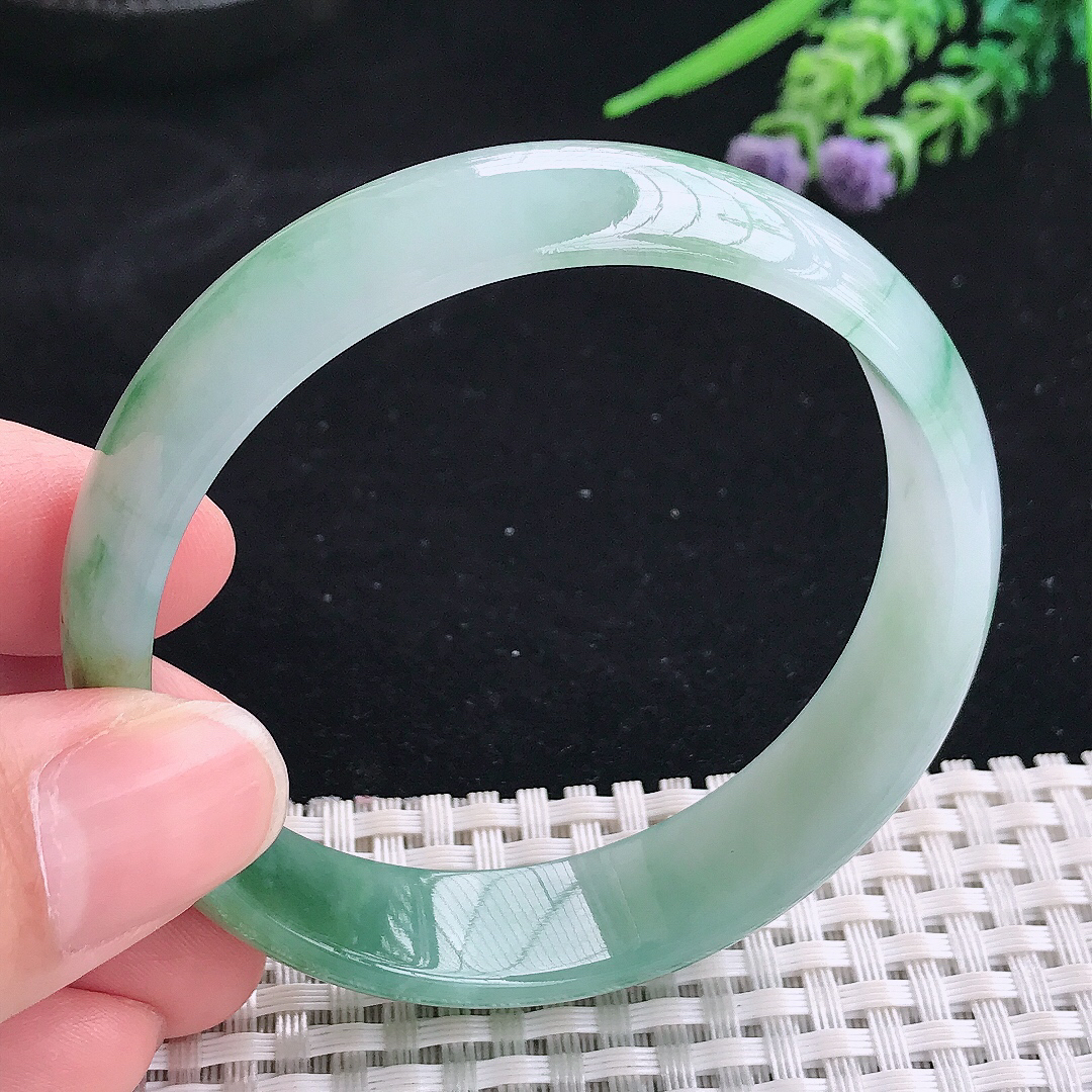 实拍A货翡翠56.8/14.1/5.8老坑精美黄加绿三彩手镯宽边玉镯平安镯美人镯