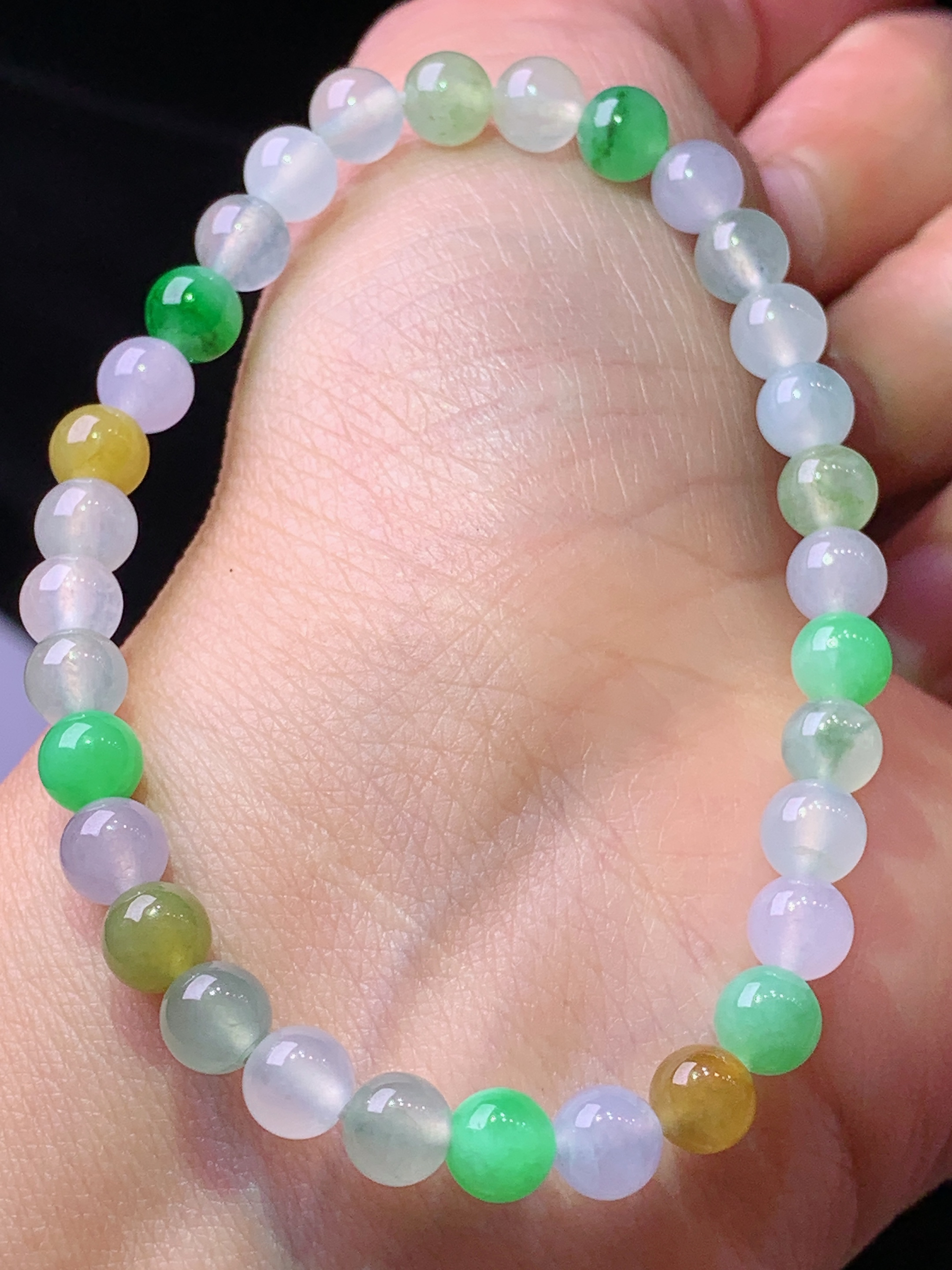 多彩圆珠手链 玉质细腻 色泽艳丽清新 水润亮眼 整体尺寸5.6z1
