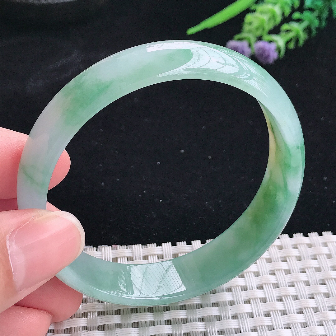 实拍A货翡翠56.8/14.1/5.8老坑精美黄加绿三彩手镯宽边玉镯平安镯美人镯