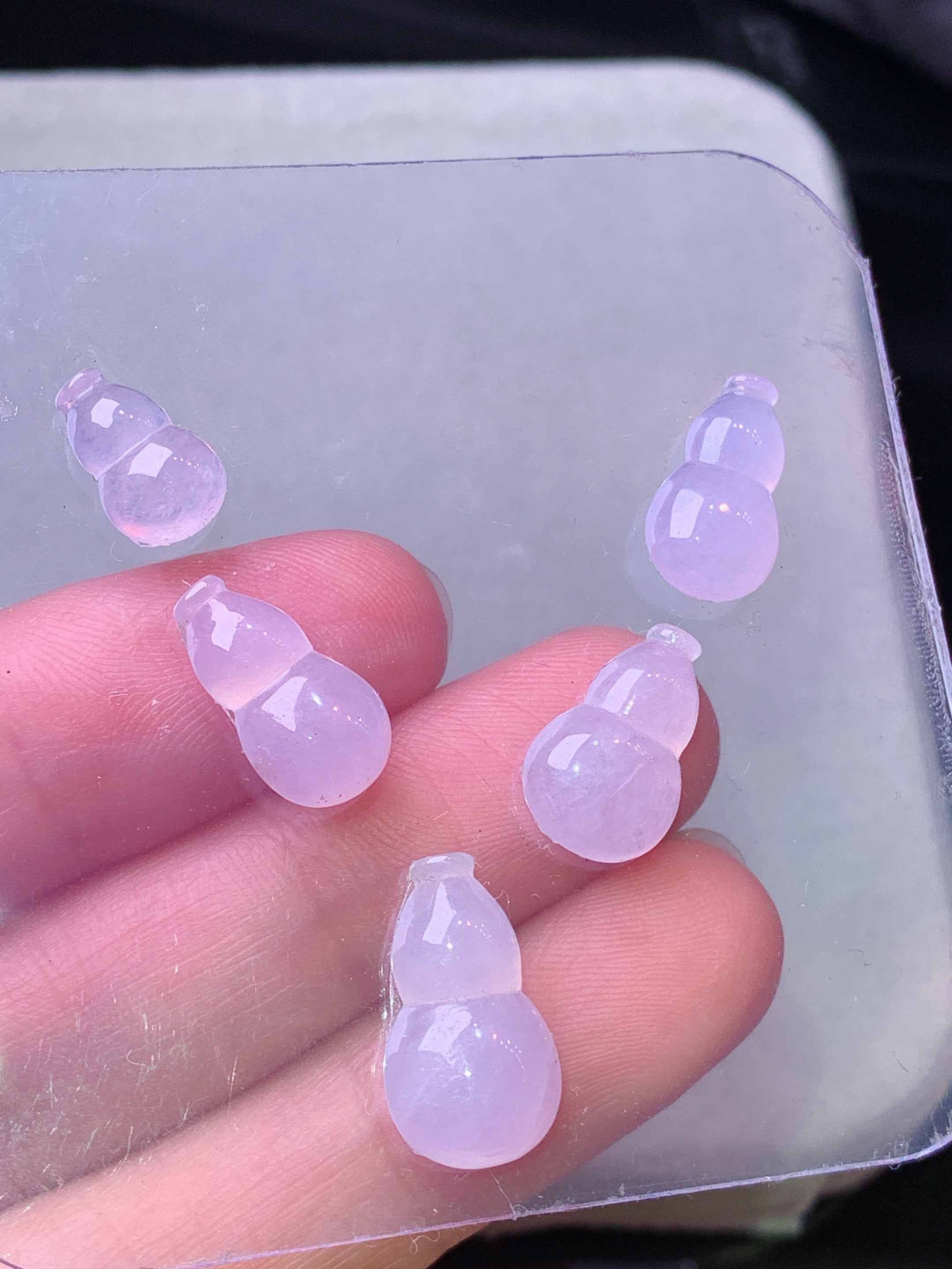 镶嵌款 淡紫罗兰葫芦一手 玉质细腻 色泽艳丽清新 水润亮眼 整体尺寸15*8.8*4.5j3