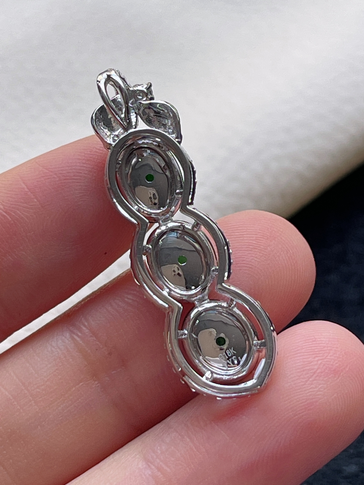 18k金翡翠冰糯种满绿四季豆挂件