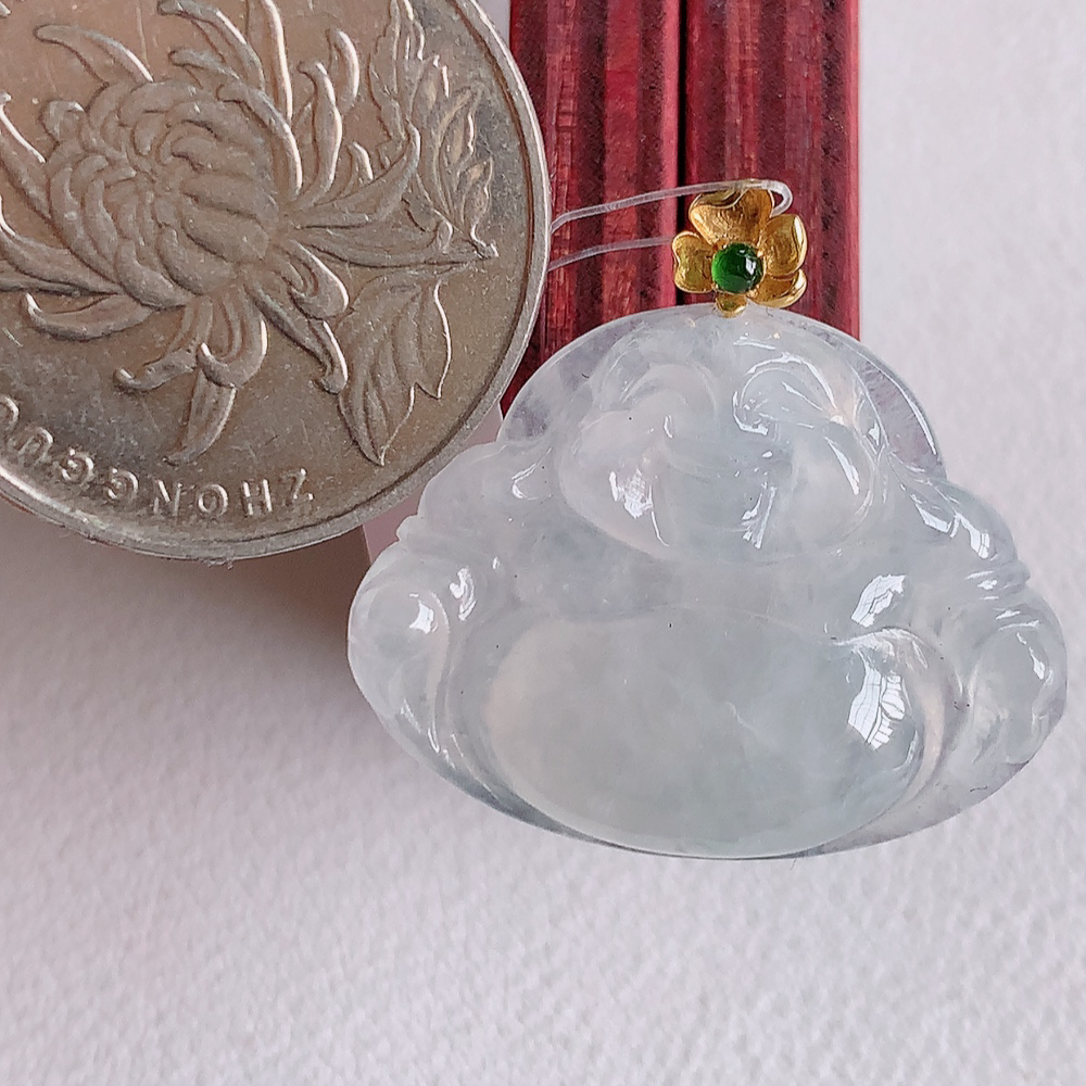 18k金扣冰润佛公挂件 玉质细腻  精雕弥勒佛，笑佛福耳垂肩，面相喜庆，开怀大笑，憨态可掬。惟妙惟肖，寓意福禄双全，吉祥美满，笑口常开 W49.8 尺寸：21-27-6mm