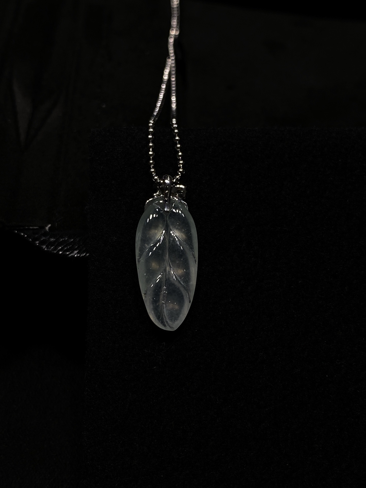 🤍白冰·叶子

冰透如镜，起莹起光，气质之选～