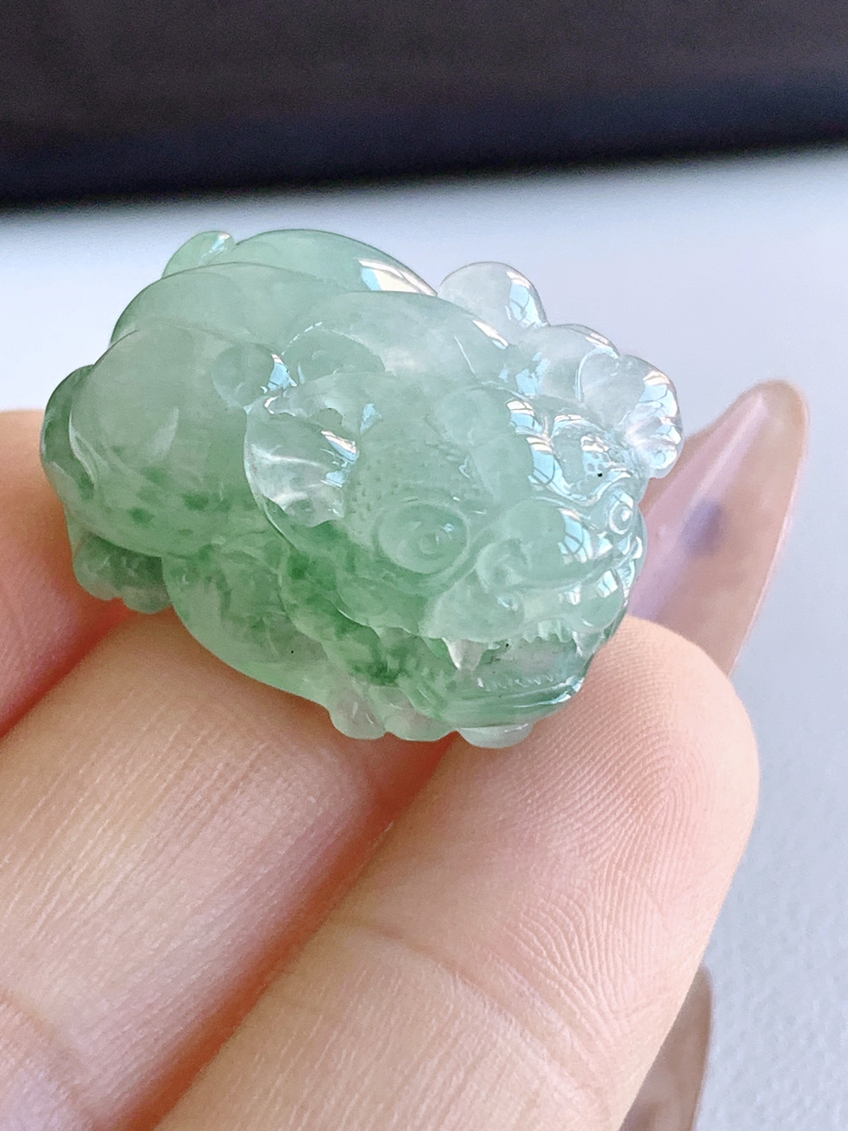 【裸石】冰晴水底貔貅飘花貔貅吊坠
【说明】缅料 性价比高  
【尺寸】26-17.2-14.4..