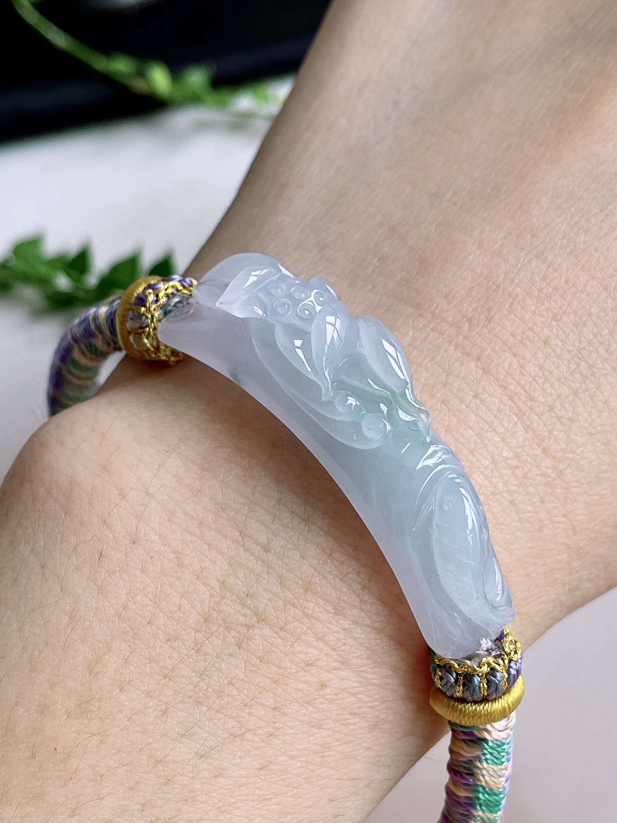 【裸石】冰紫底荷花鱼年年有余手牌手绳
【说明】缅料 性价比高  
【尺寸】45-11.2-10.3.