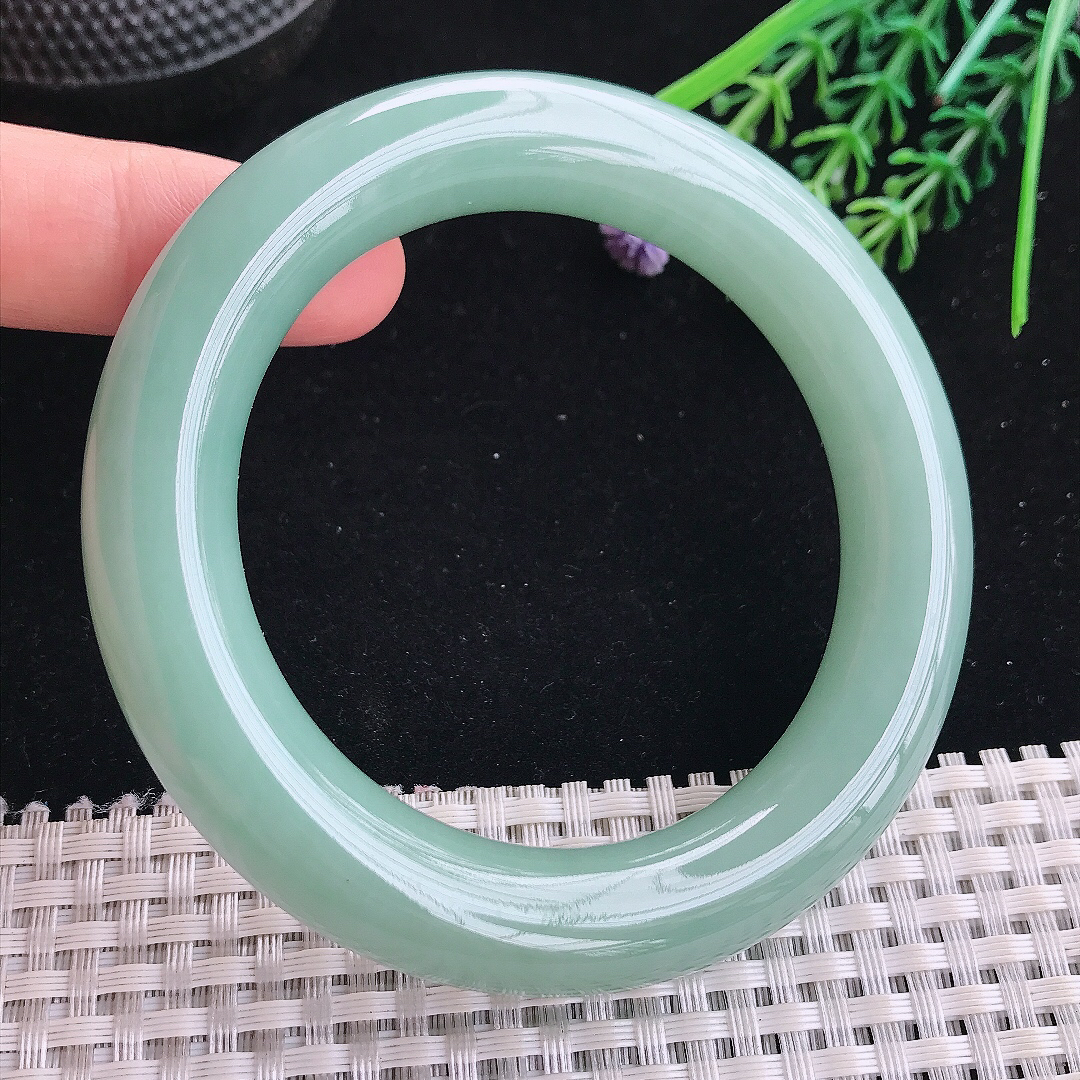 实拍A货翡翠57.7/13.1/12.2老坑冰润起胶冰晴满绿圆条手镯宽边玉镯平安镯美人镯