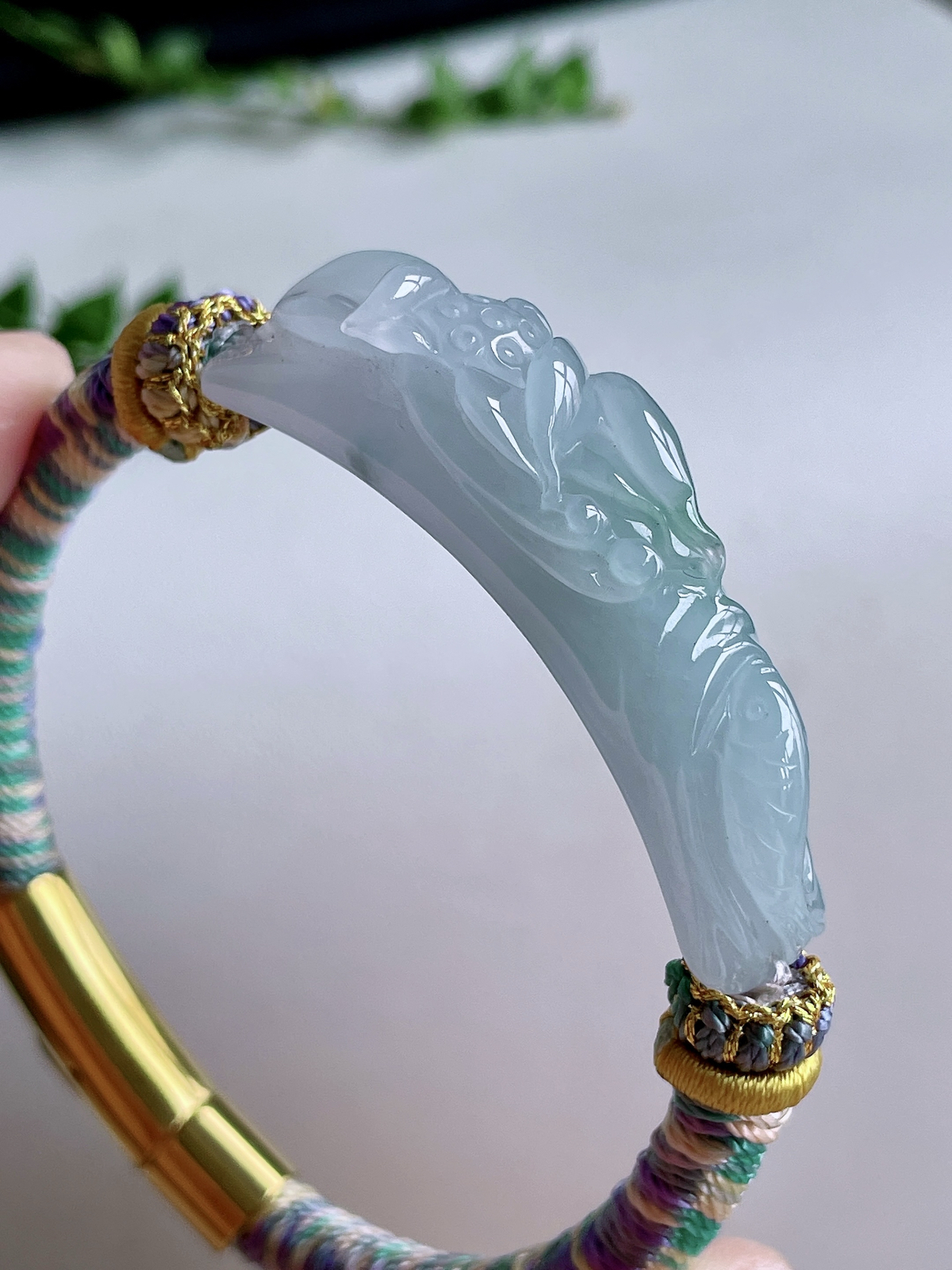 【裸石】冰紫底荷花鱼年年有余手牌手绳
【说明】缅料 性价比高  
【尺寸】45-11.2-10.3