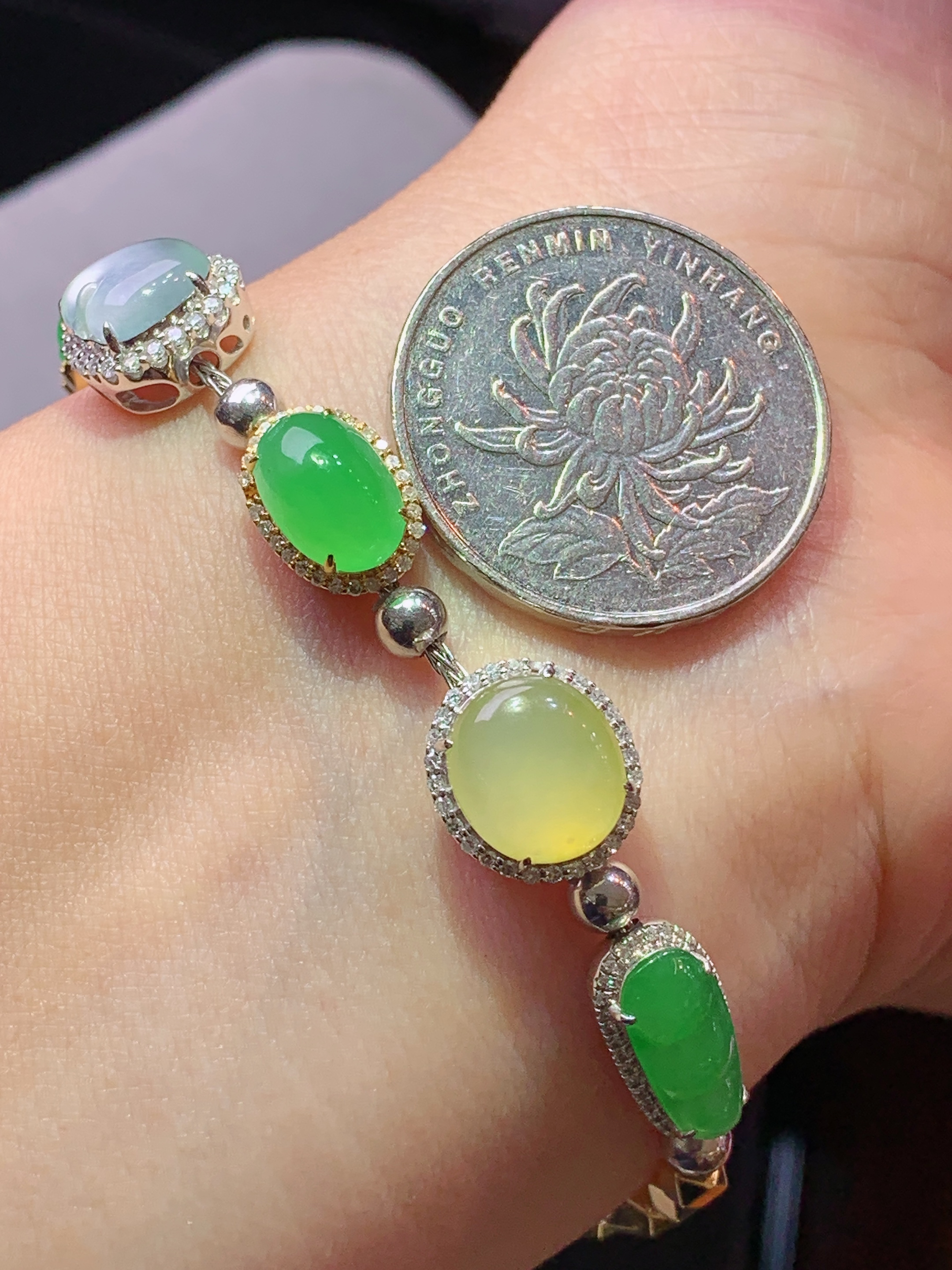 18k金钻镶嵌多宝多彩手链 玉质细腻 色泽艳丽清新 水润亮眼 整体尺寸180*10.5*7.5m5