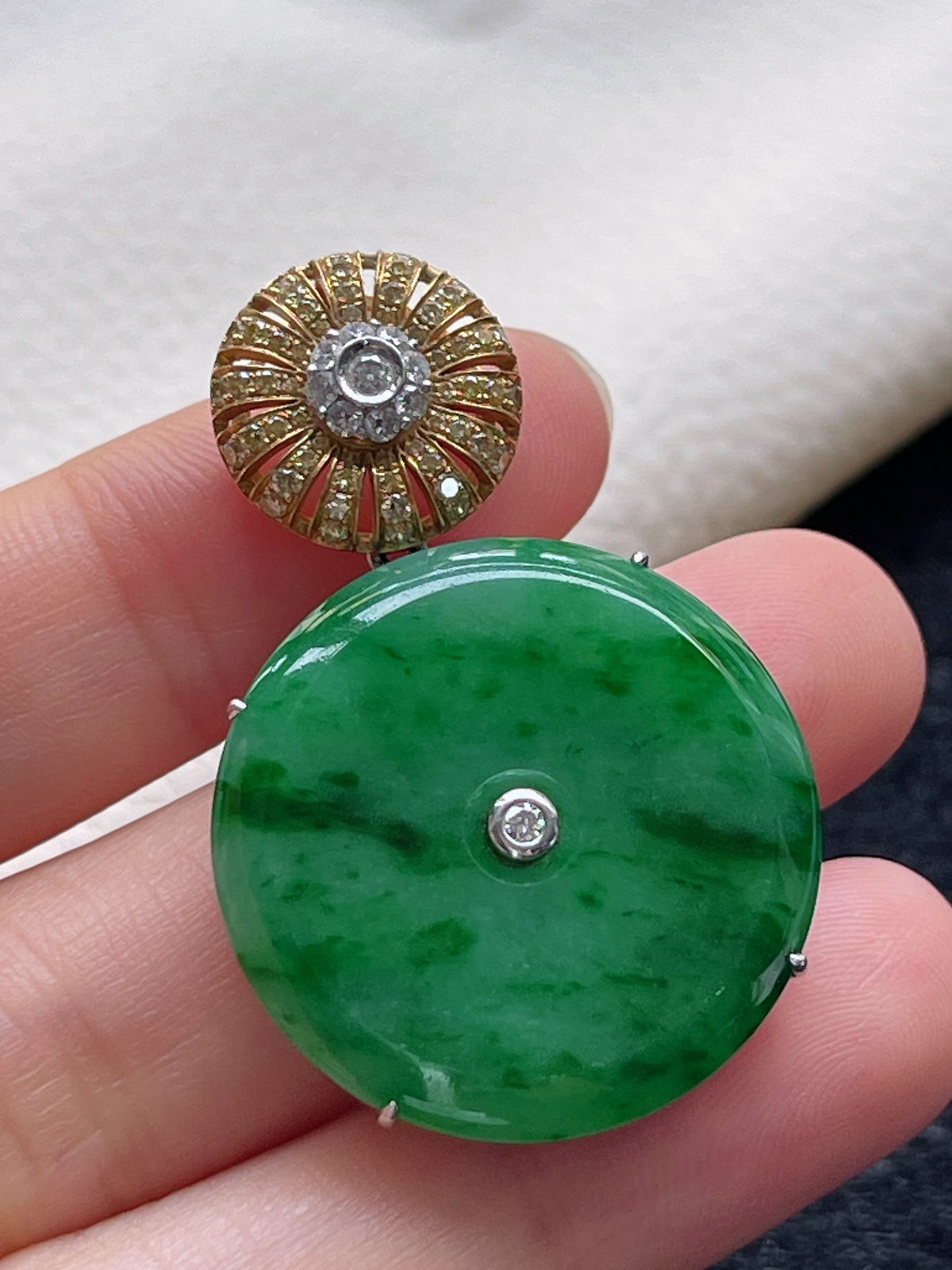 18k金豪镶 翡翠冰糯种浅绿色平安扣