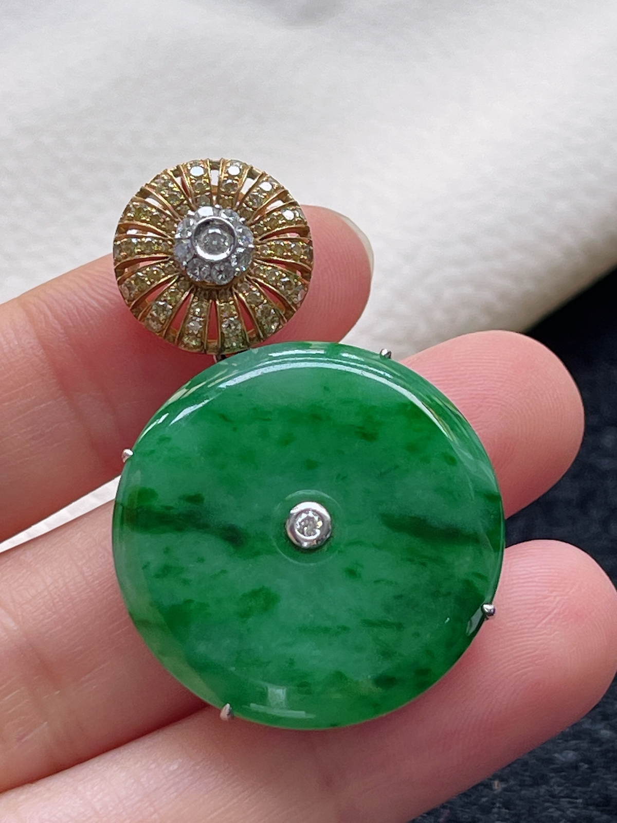 18k金豪镶 翡翠冰糯种浅绿色平安扣