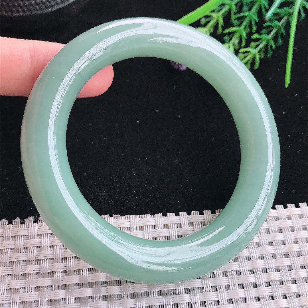 实拍A货翡翠57.7/13.1/12.2老坑冰润起胶冰晴满绿圆条手镯宽边玉镯平安镯美人镯