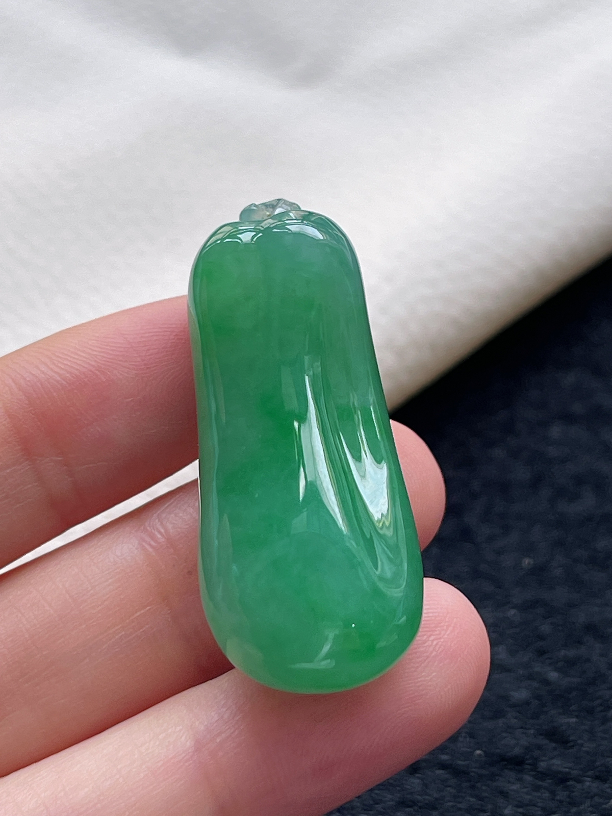 翡翠冰糯种浅绿色福瓜挂件