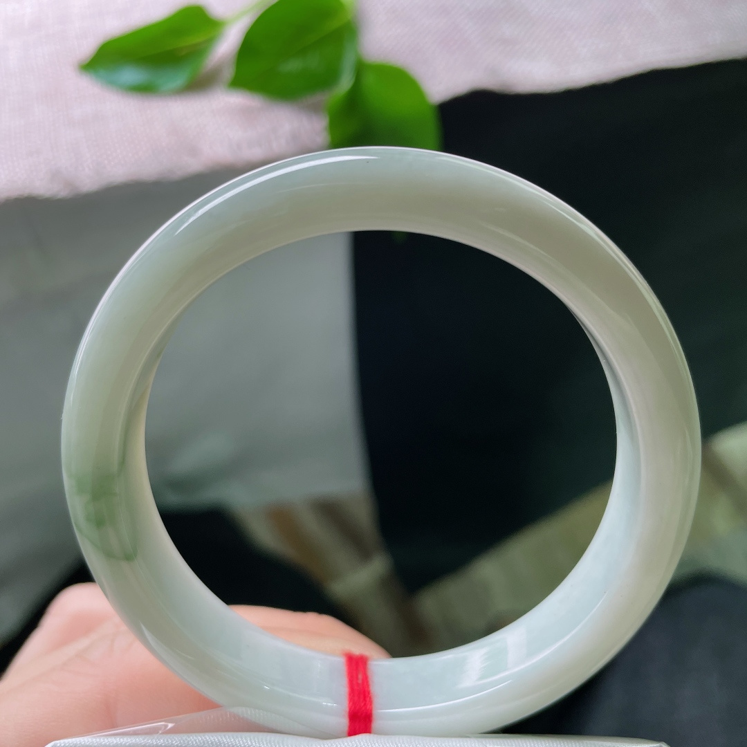 57.6/11.5/7.6飘花正圈，水润细腻，清新简约大方