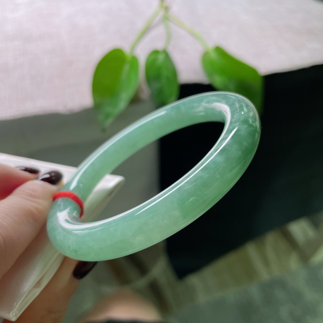 56/9.7果绿圆条，水润，细腻，清雅苑苑，秀丽，ss50122a