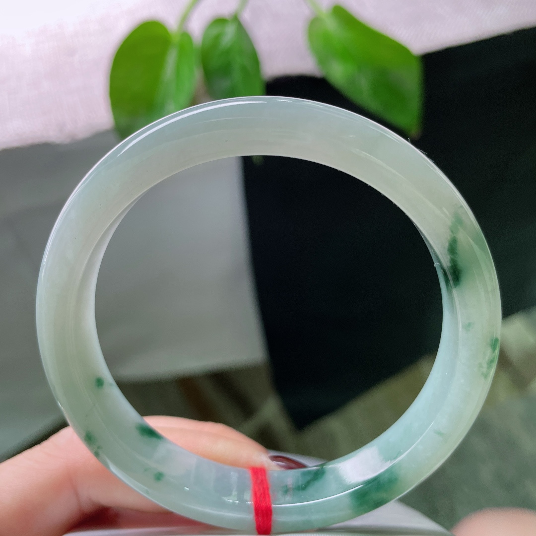 60.3/11.2/8飘花正圈，大圈口，菀菀类卿，一缕冰底青花，锁住一汪山水灵秀。，ss49405a