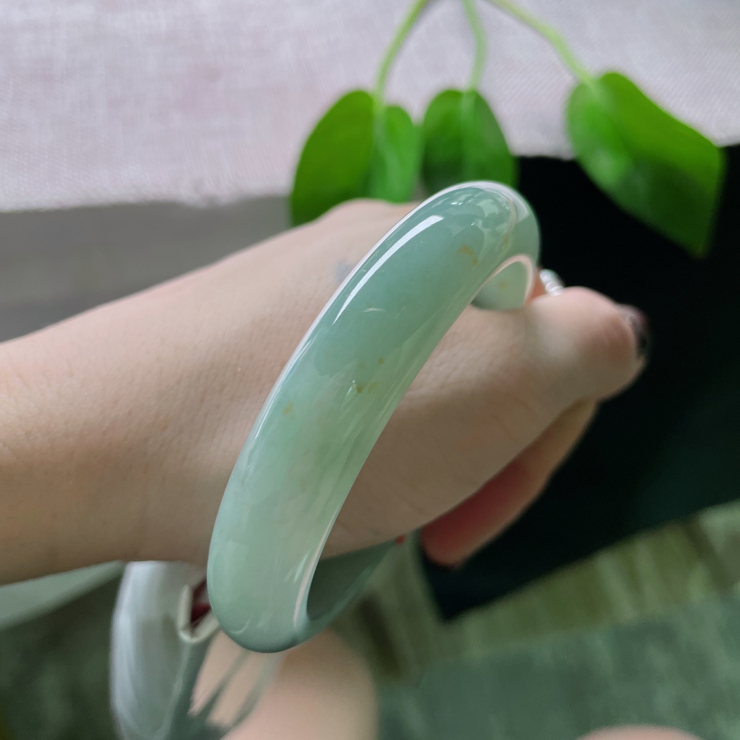 57.7/12.9/8.6，油绿正圈，油性好，种老，是浓烈而醒目的。洒金，ss47605a