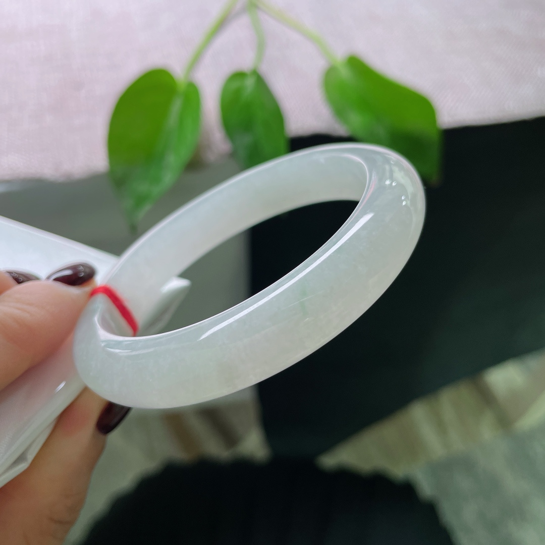 56.8/11.9/8.5，白月光正圈，是冰底里透出的、不染尘埃的皎洁。，ss50186a