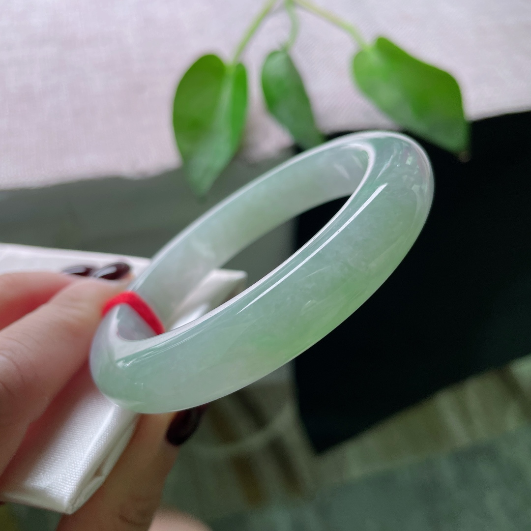 57.8/11.9/9.2春彩正圈，种老，清润，把天际最后一缕霞光，凝成腕间星辰。皮纹，ss50098a