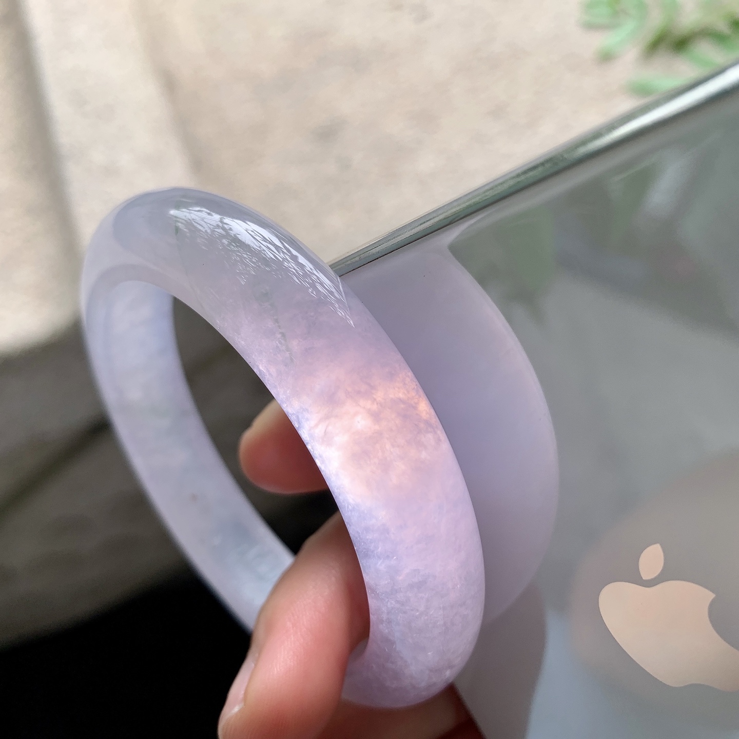 正圈53 54【圈口】54.5/12/9【编码】HT041023【描述】冰种粉紫，清透，水润，种老，细腻，打灯有微絮