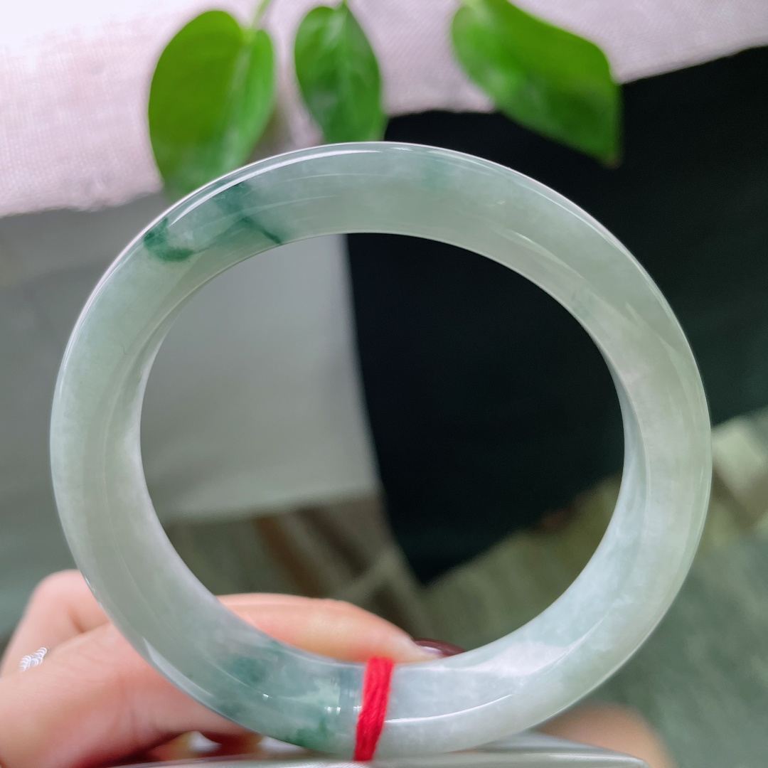 57.8/12.2/8.5飘花正圈，水润细腻，水墨丹青，意境感满满，贵气，皮纹