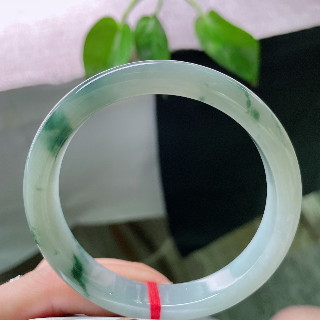 60.3/11.2/8飘花正圈，大圈口，菀菀类卿，一缕冰底青花，锁住一汪山水灵秀。，ss49405a