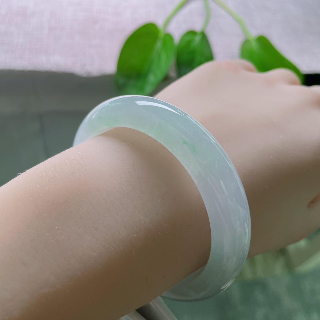 52/11.9/8.4春彩正圈，冰润细腻，紫是海棠未醒的梦，绿是柳梢初探的风。，ss49477a