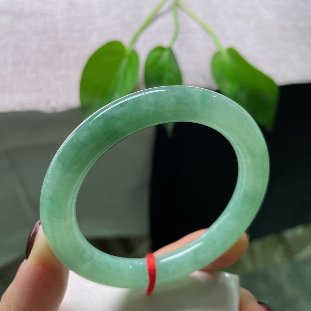 56/9.7果绿圆条，水润，细腻，清雅苑苑，秀丽，ss50122a