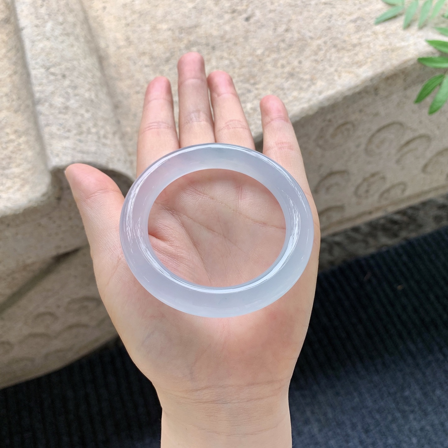 圆条49 50 【圈口】50/9.6/9.6 【编码】LH041143 【描述】冰种，清透，水润，种