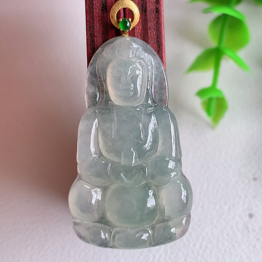 18k金扣冰润精雕观音吊坠，法相端庄大气，工艺精湛，种色浓郁，细腻饱满冰润，种老水足，收藏佳品，佩戴大气  W01.8   尺寸：37.8-22-4.2mm